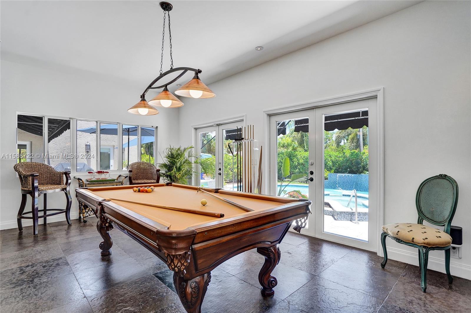 HOLLYWOOD LAKES SECTION - Residential