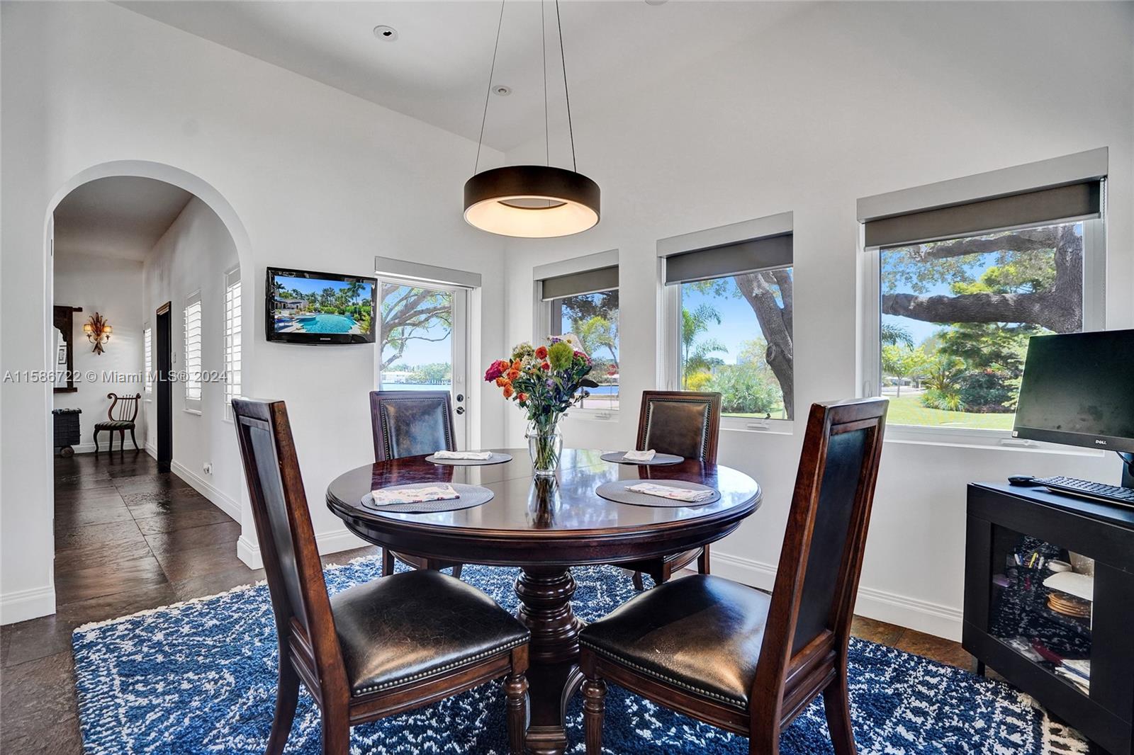 HOLLYWOOD LAKES SECTION - Residential