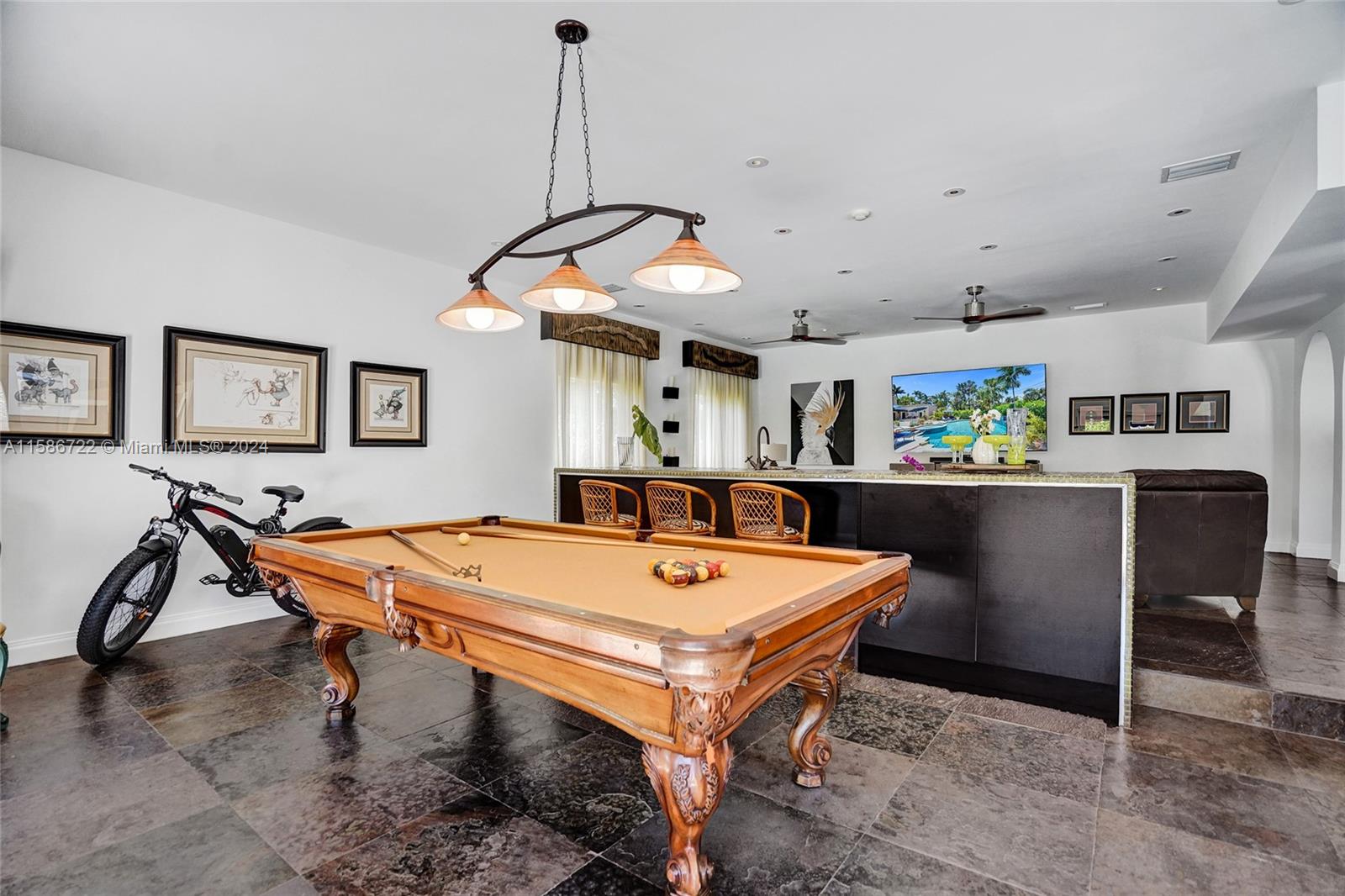 HOLLYWOOD LAKES SECTION - Residential