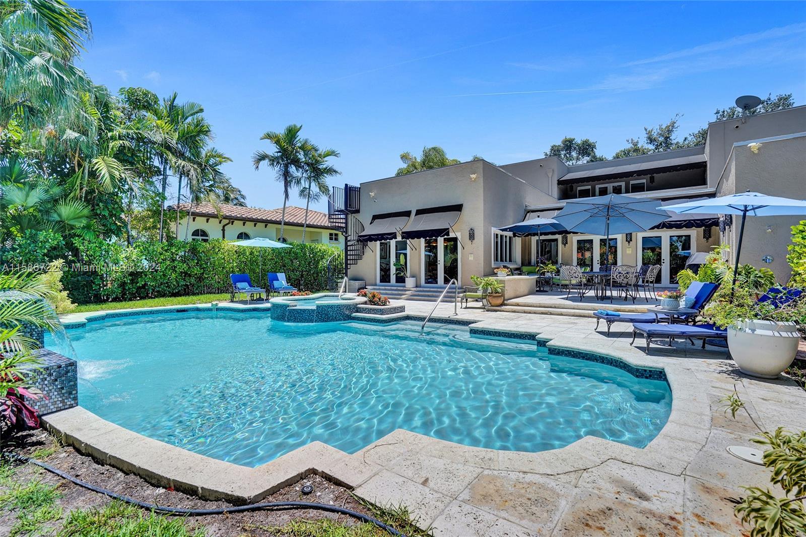 HOLLYWOOD LAKES SECTION - Residential