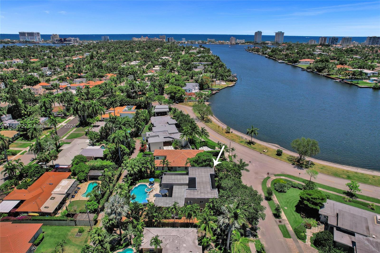 HOLLYWOOD LAKES SECTION - Residential