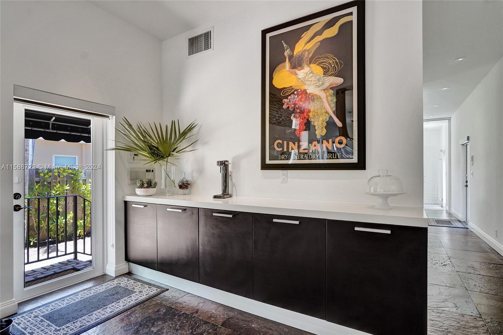 HOLLYWOOD LAKES SECTION - Residential