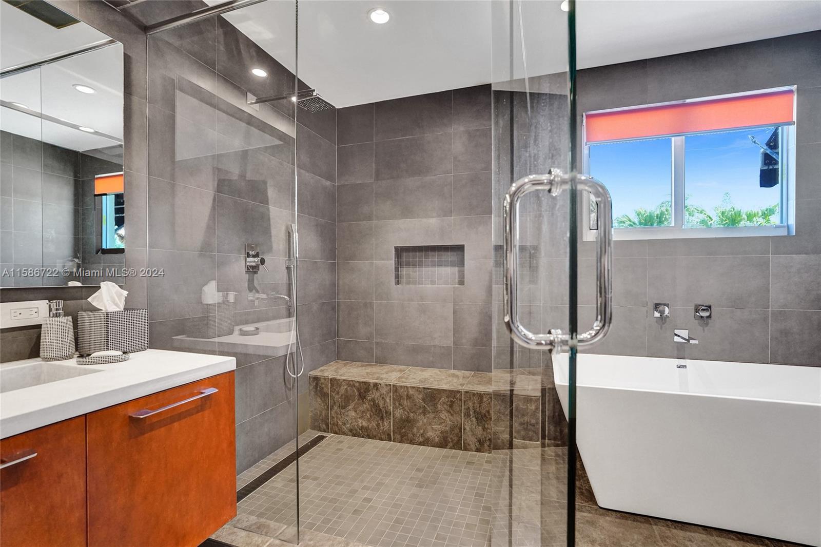 HOLLYWOOD LAKES SECTION - Residential