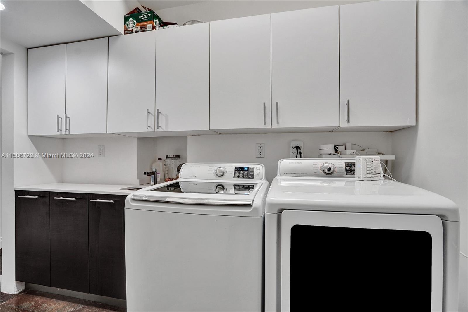 HOLLYWOOD LAKES SECTION - Residential