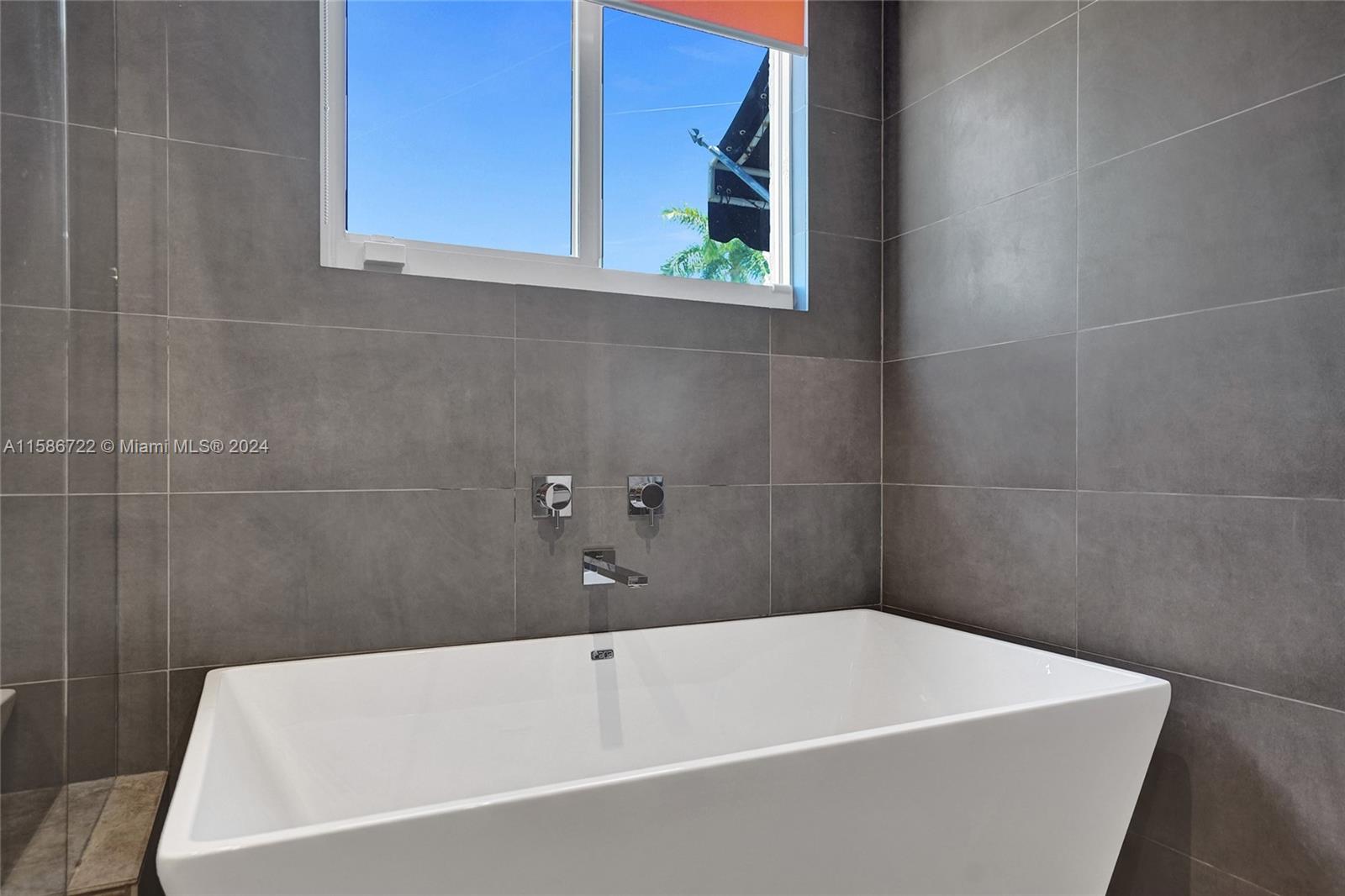 HOLLYWOOD LAKES SECTION - Residential