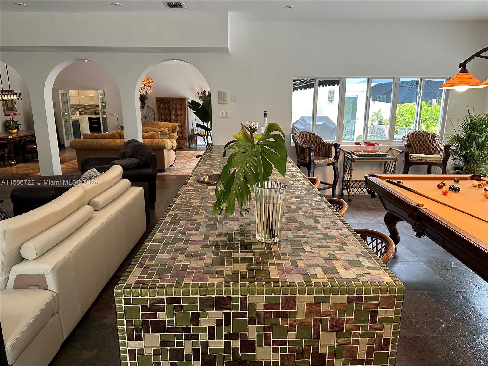 HOLLYWOOD LAKES SECTION - Residential