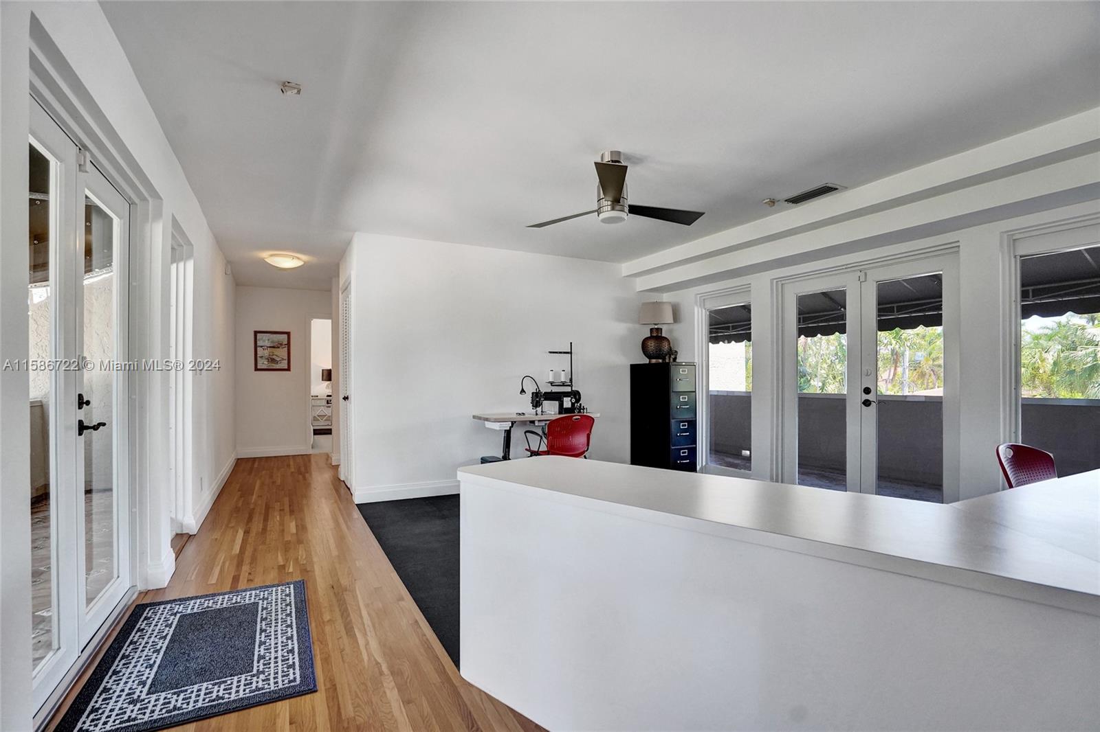 HOLLYWOOD LAKES SECTION - Residential