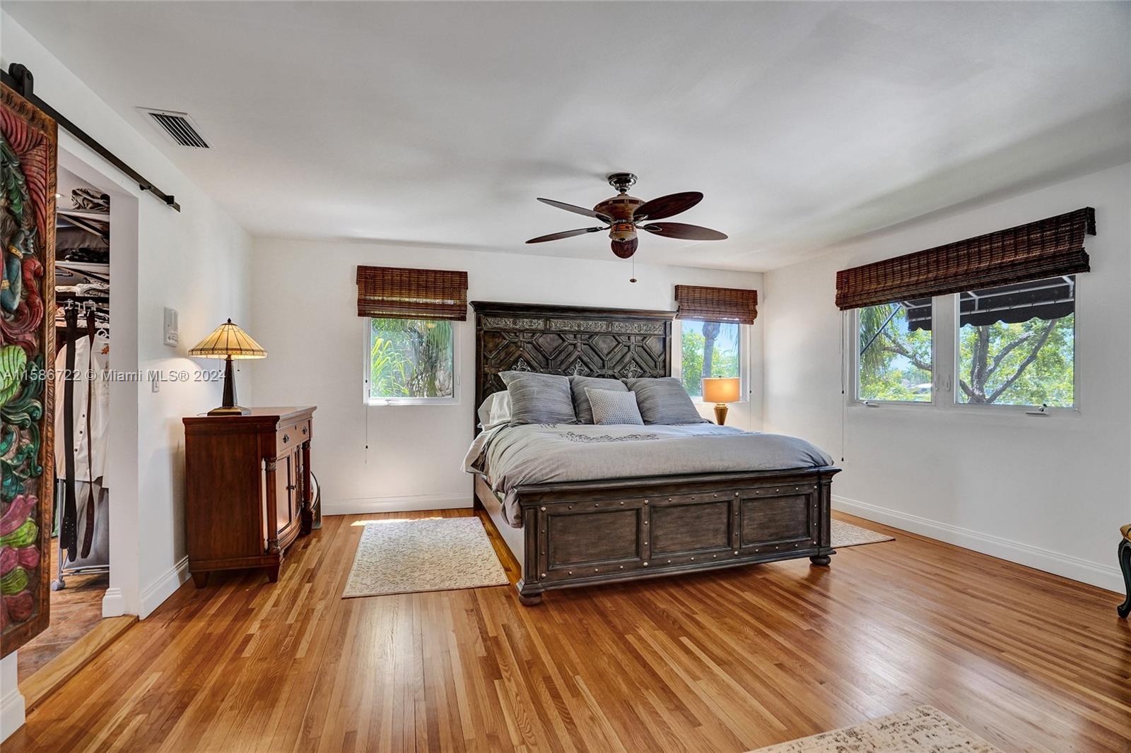 HOLLYWOOD LAKES SECTION - Residential