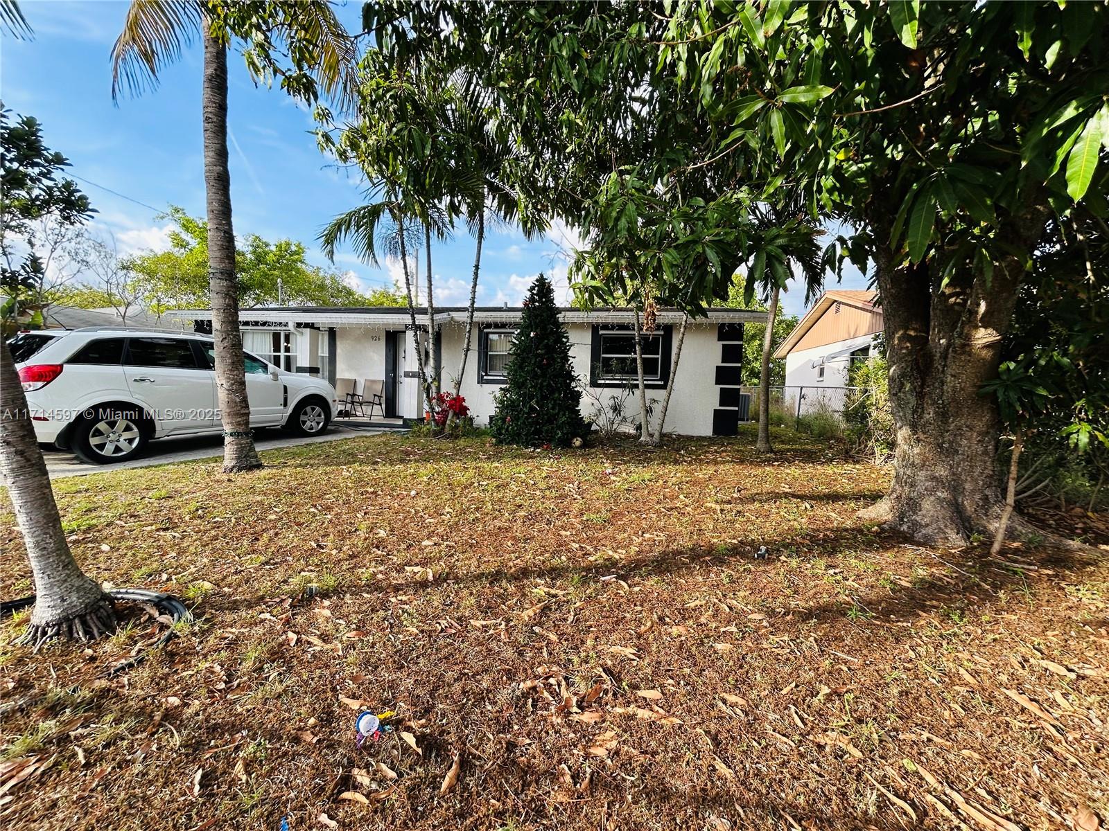 WHISPERING PALMS 5 - Residential