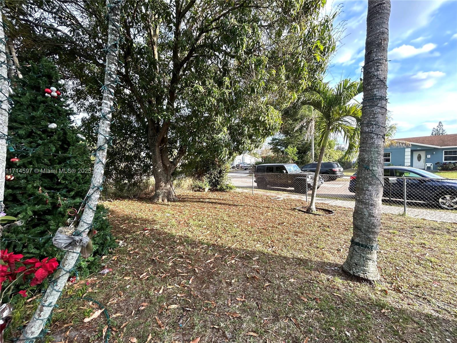 WHISPERING PALMS 5 - Residential