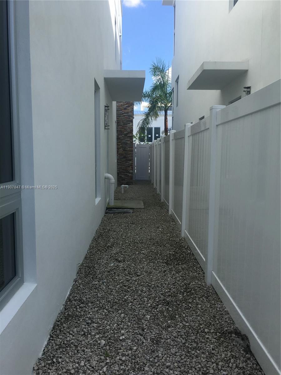 OASIS PARK SQUARE AT DORA - Residential Lease