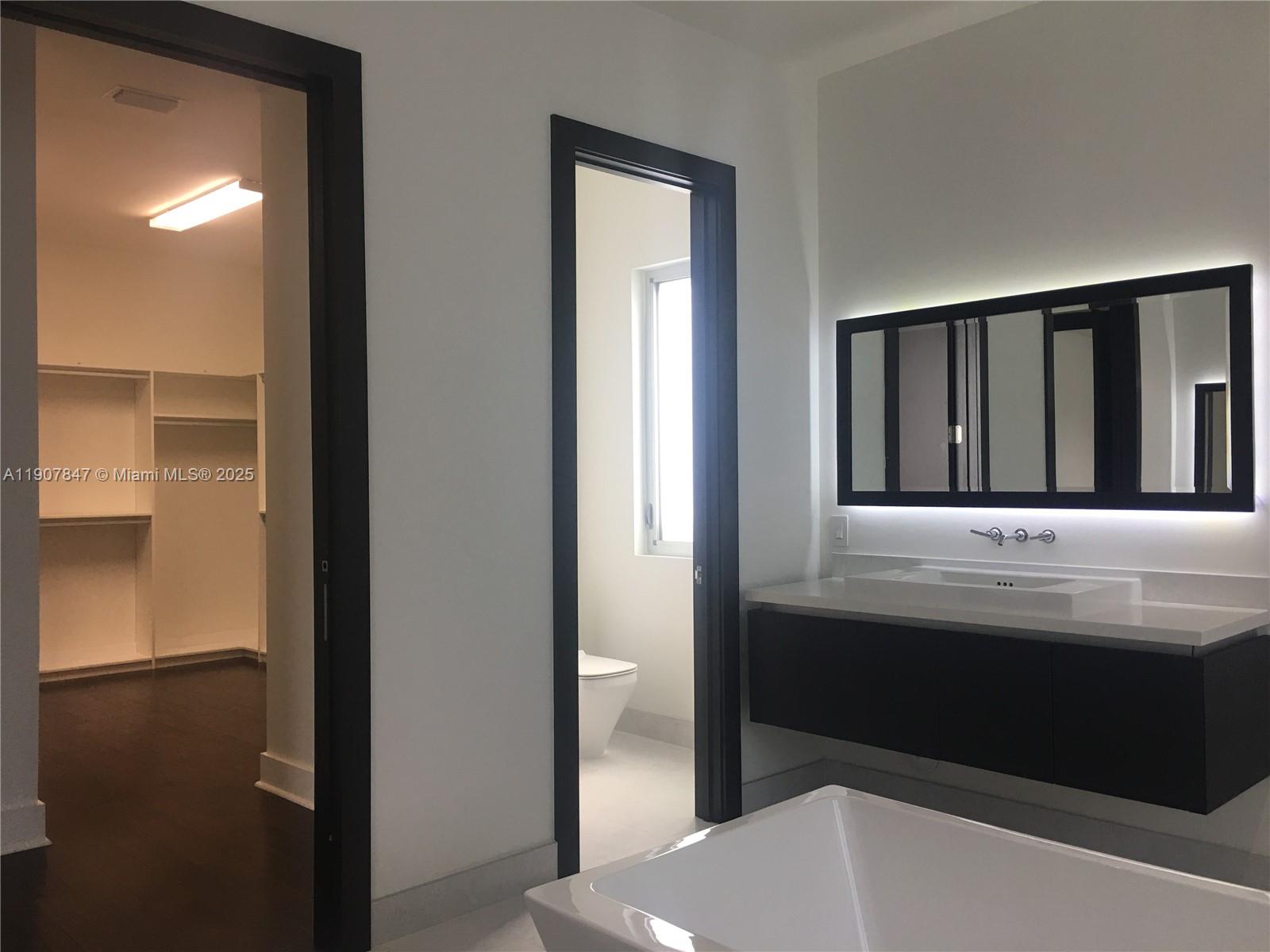 OASIS PARK SQUARE AT DORA - Residential Lease