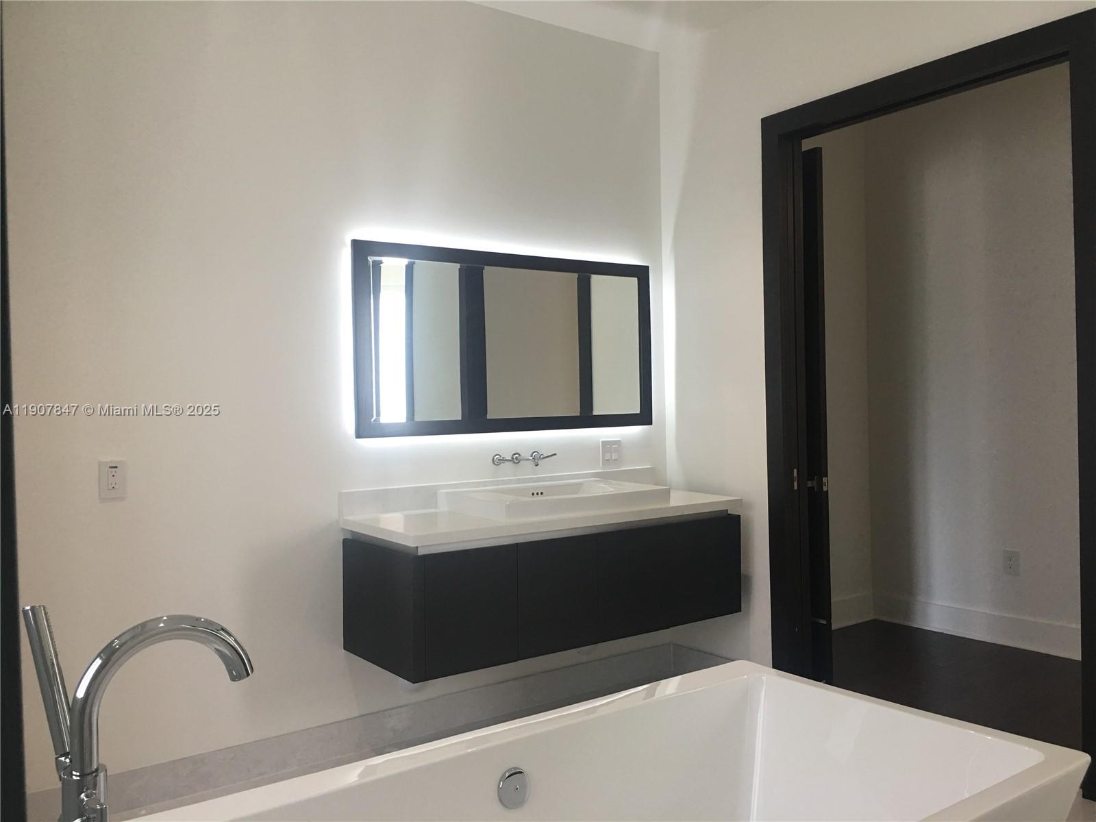 OASIS PARK SQUARE AT DORA - Residential Lease