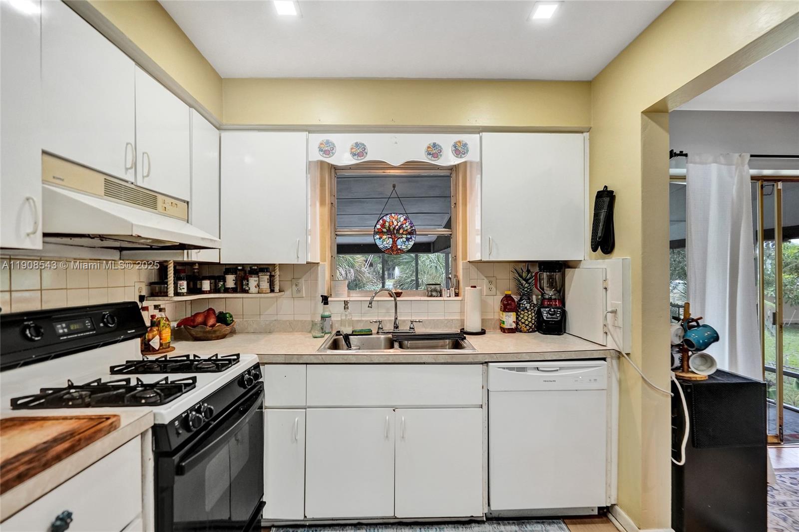 BOULEVARD HEIGHTS SEC 12 - Residential