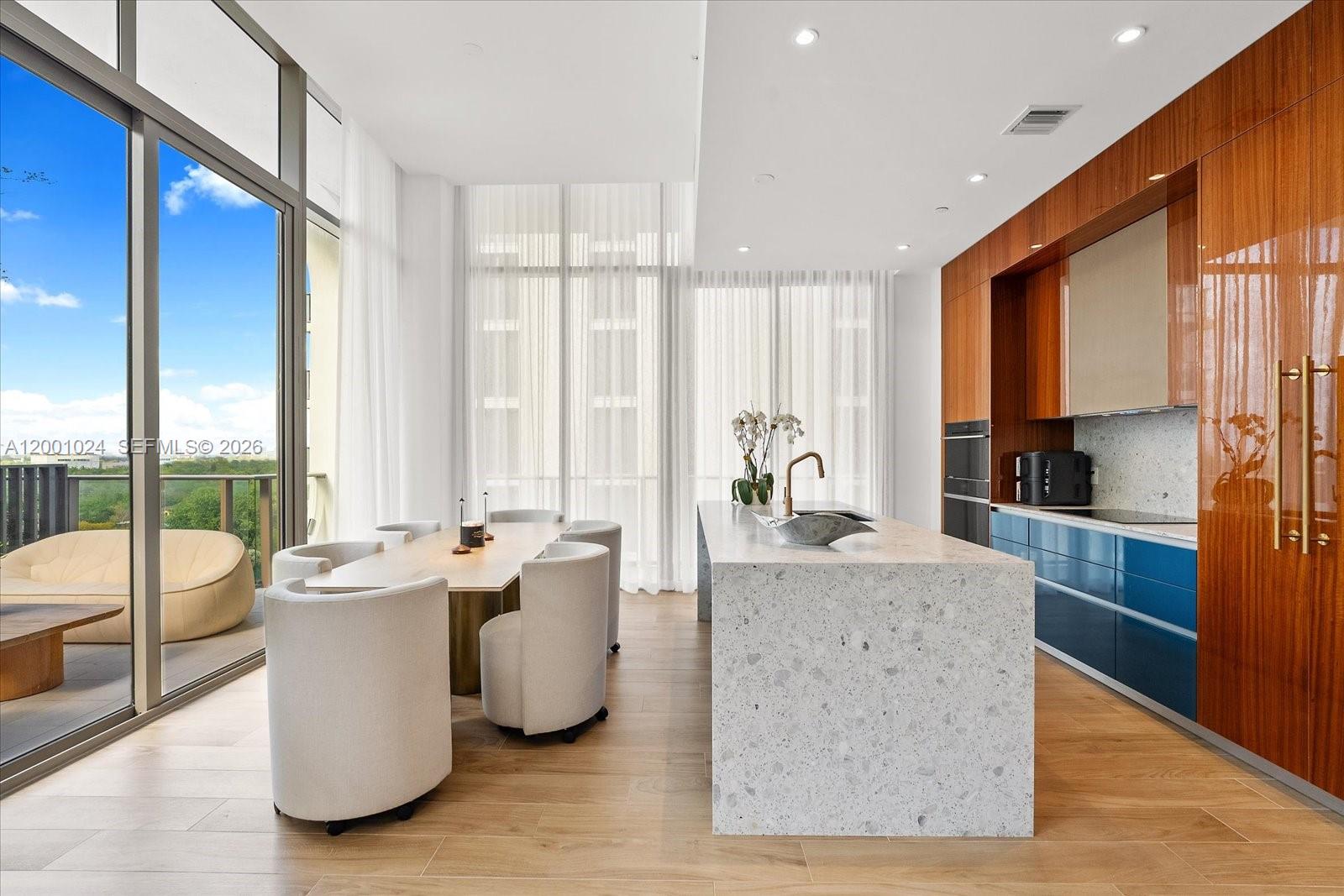 2655 S BAYSHORE DR 812