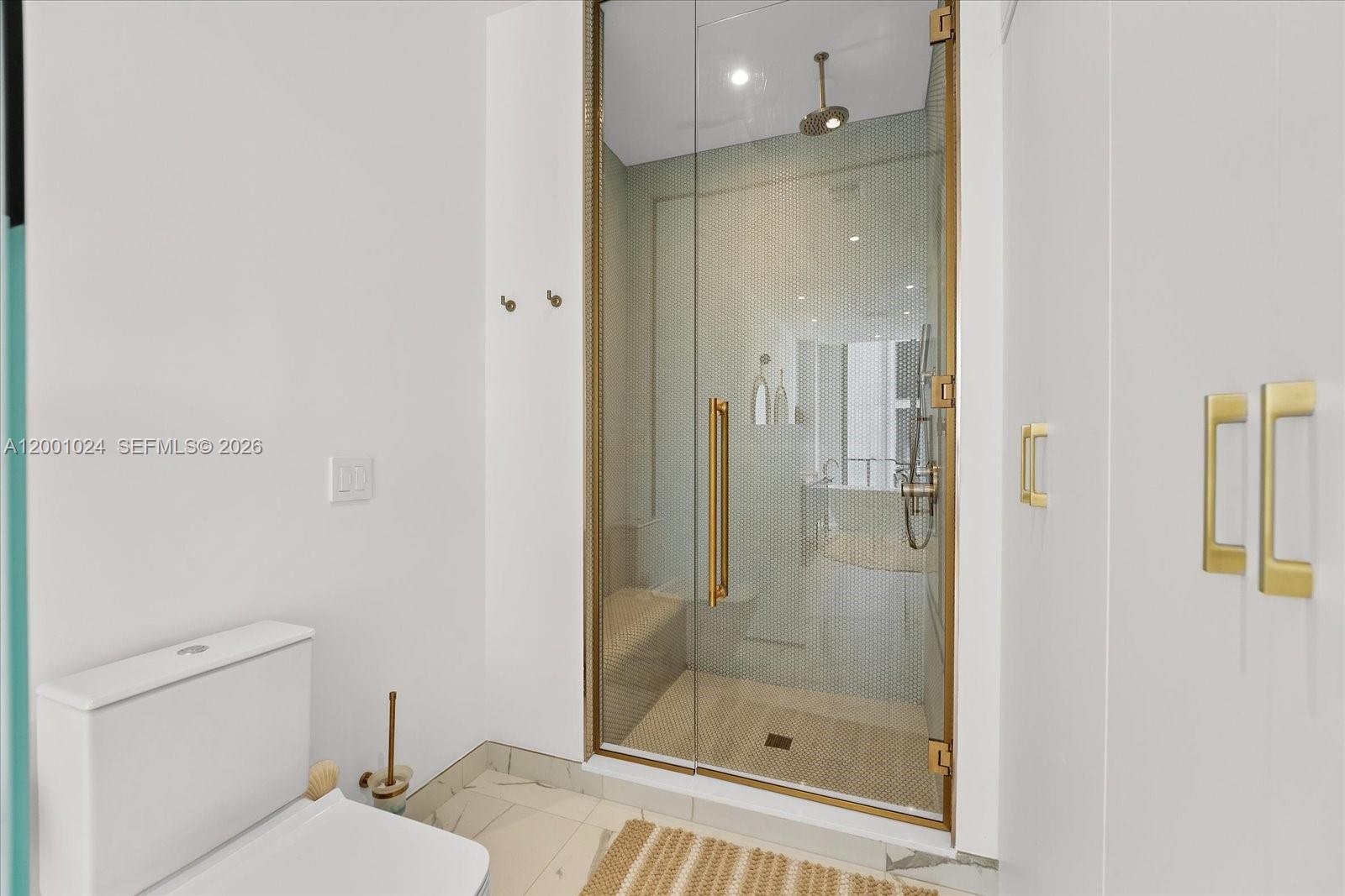 MR C RESIDENCES - Residential Lease