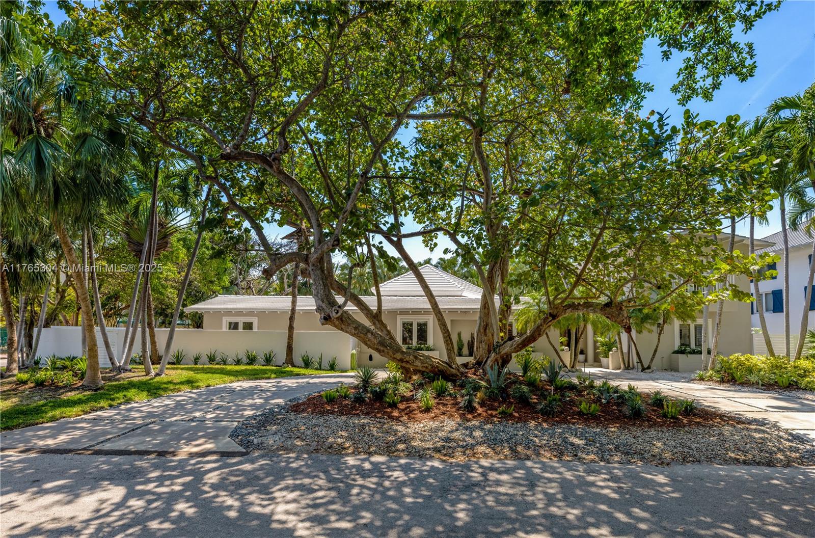 TROPICAL ISLE HOMES SUB - Residential