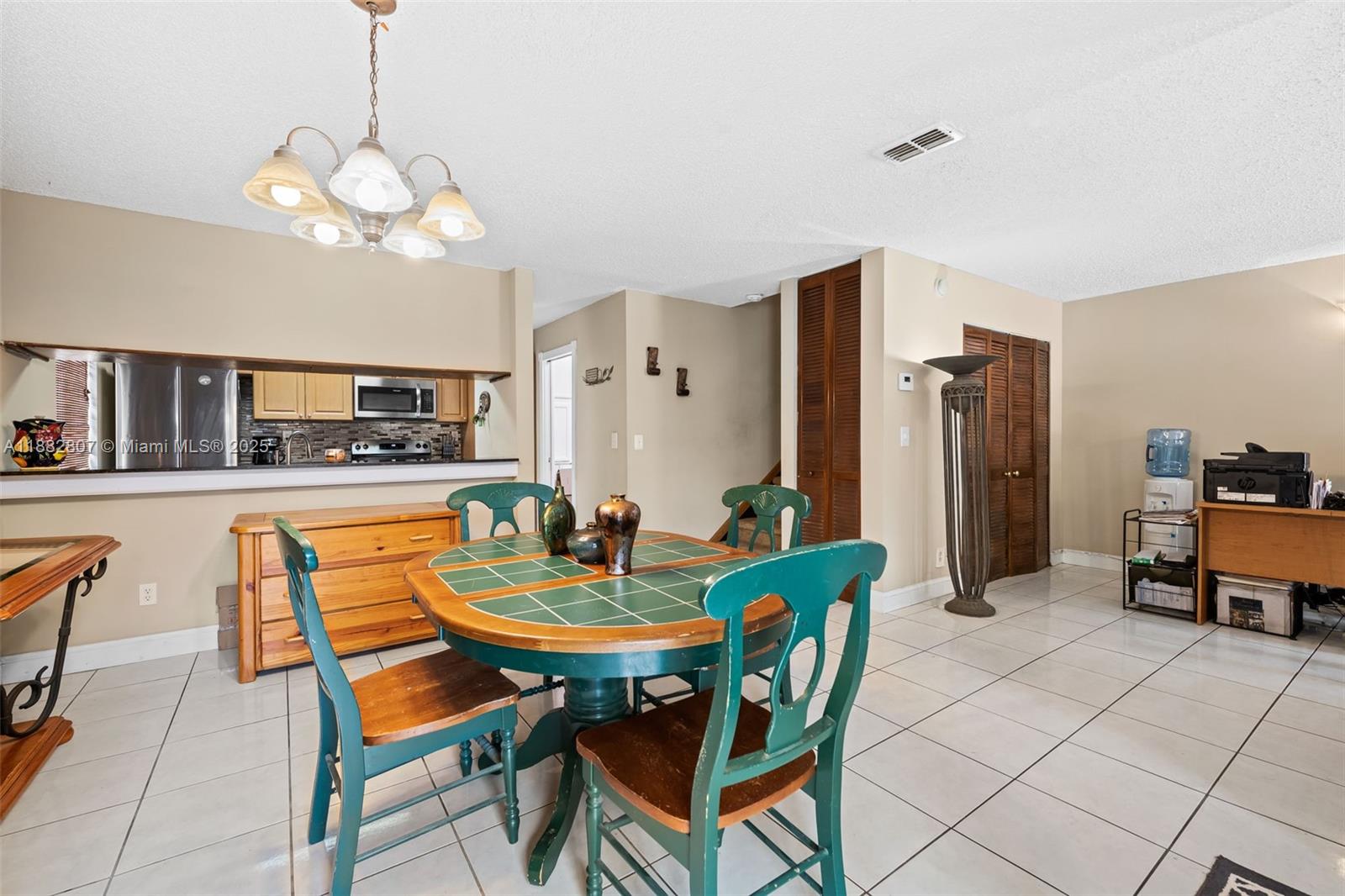 WOODLAKE VILLAGE TOWNHOME - Residential