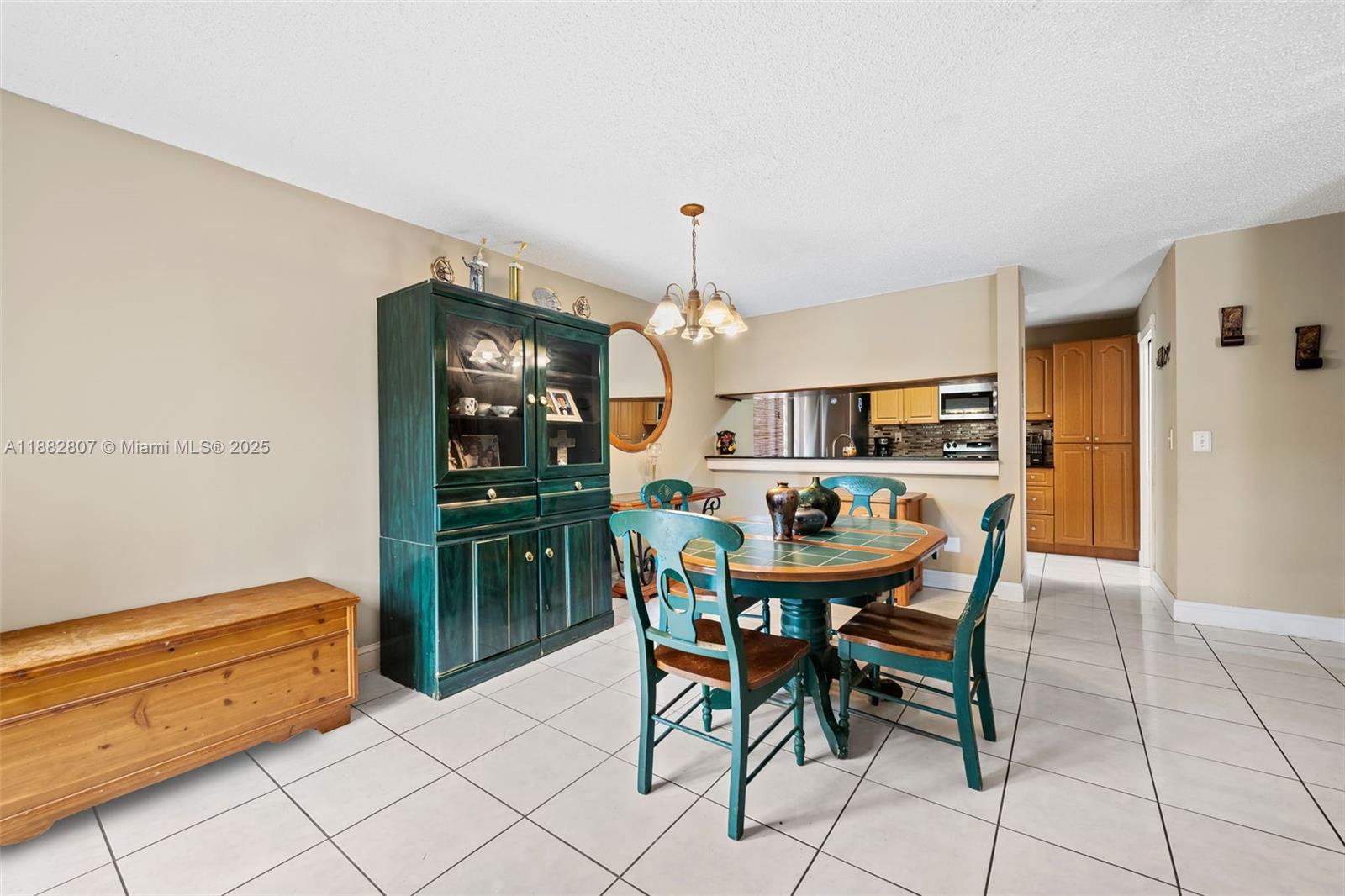 WOODLAKE VILLAGE TOWNHOME - Residential