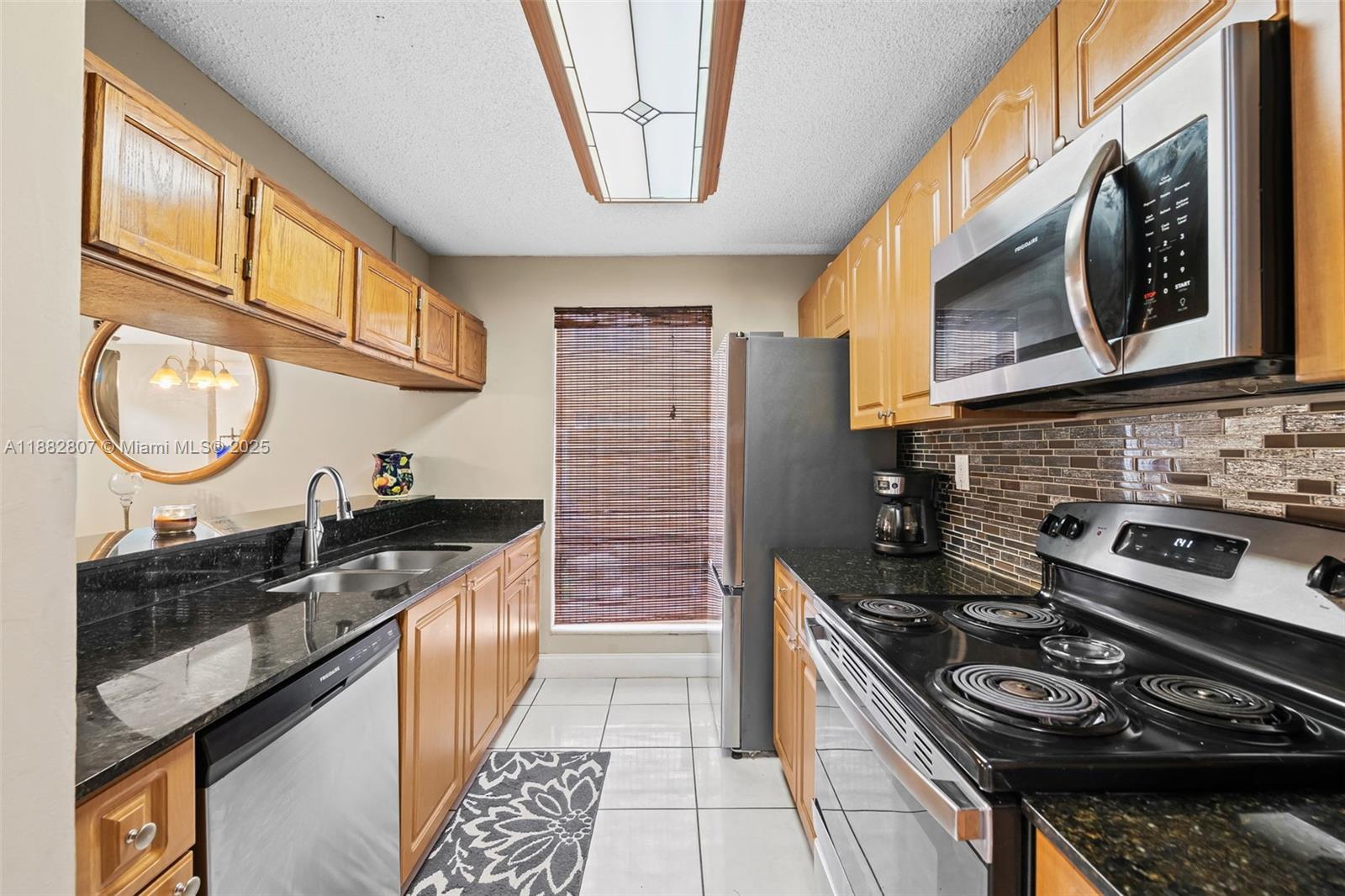 WOODLAKE VILLAGE TOWNHOME - Residential