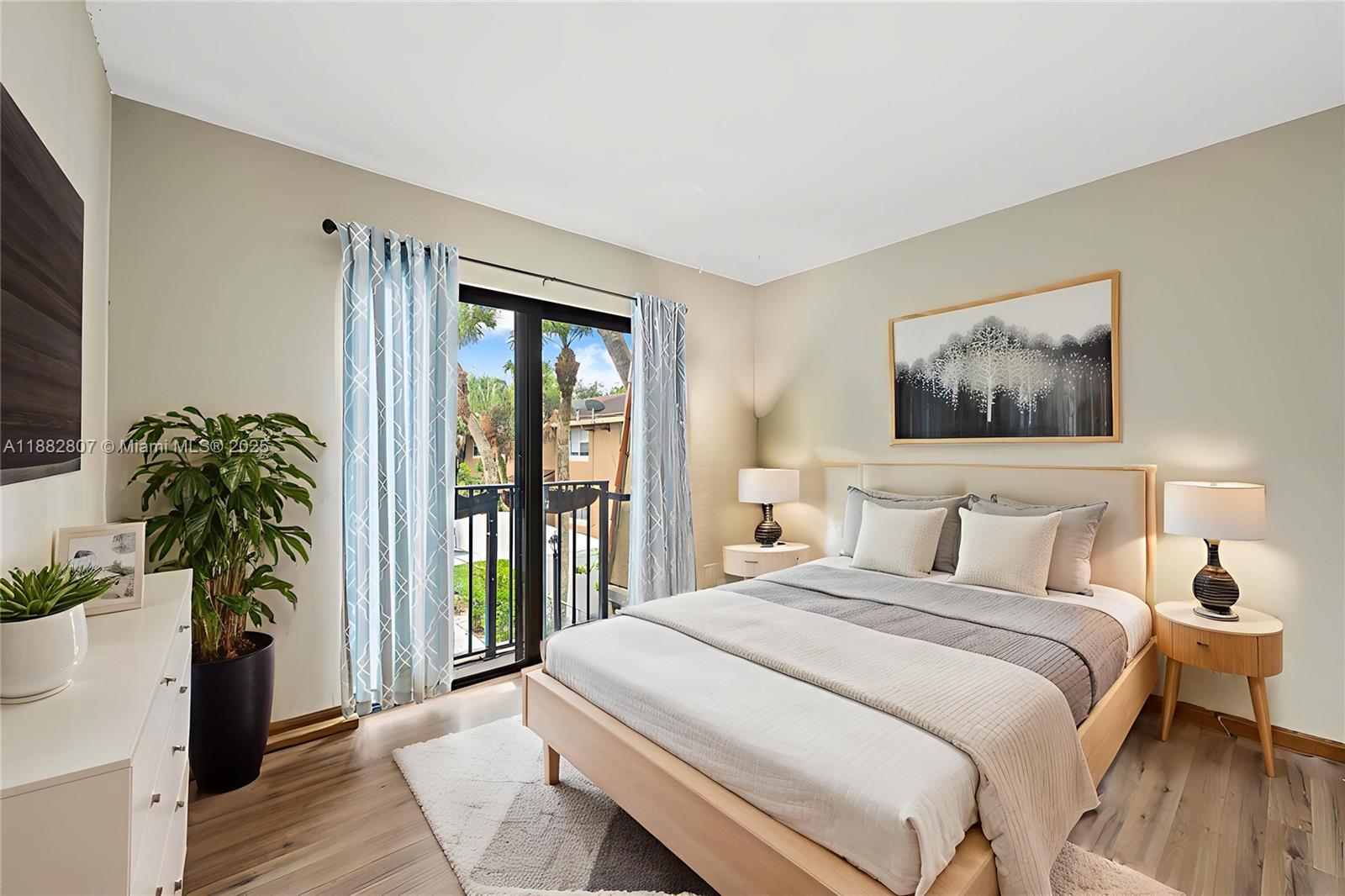 WOODLAKE VILLAGE TOWNHOME - Residential