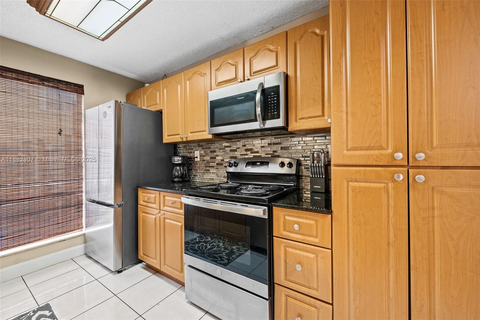 WOODLAKE VILLAGE TOWNHOME - Residential