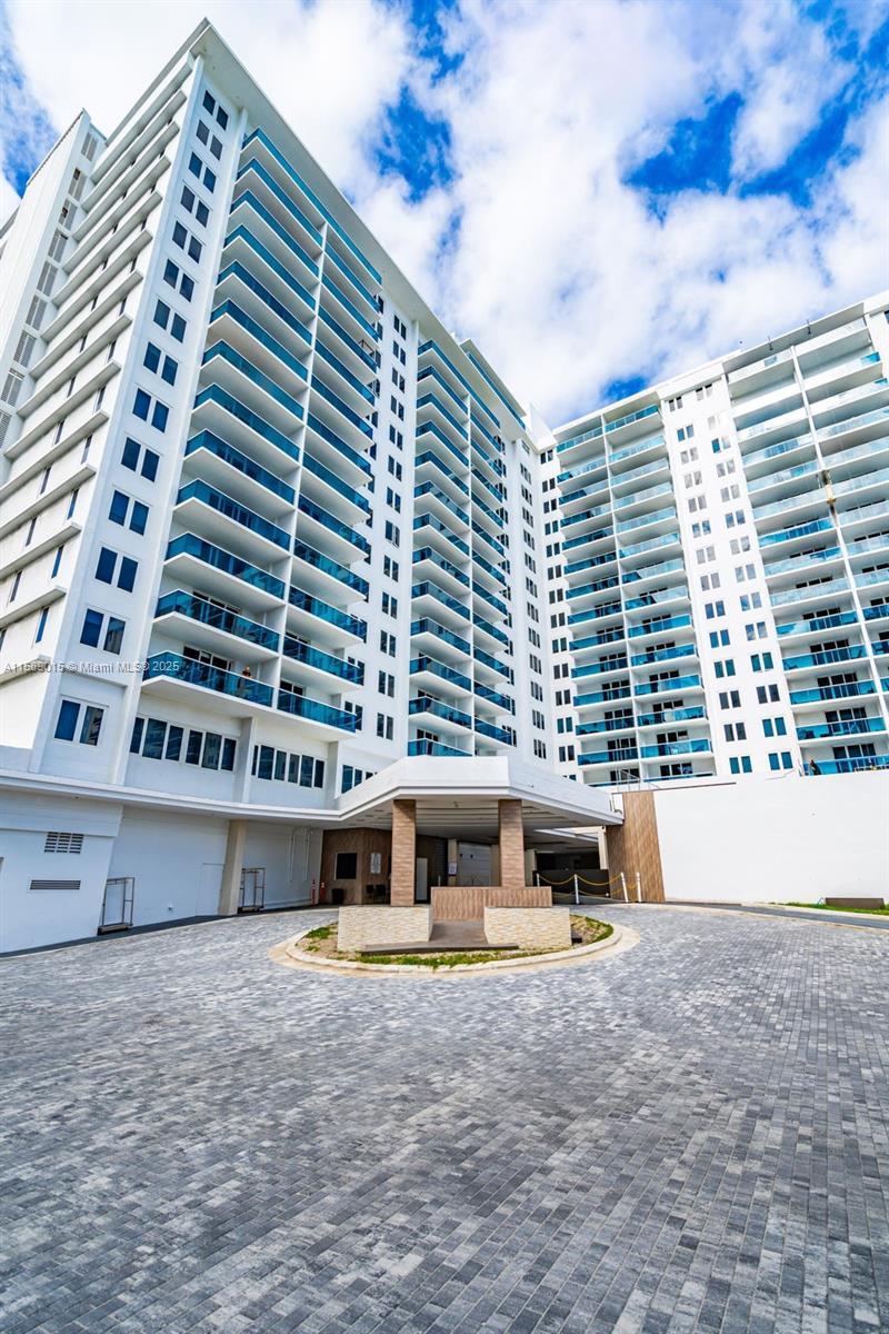 Property for Sale at 2301 Collins Ave 325, Miami Beach, Miami-Dade County, Florida - Bedrooms: 1 
Bathrooms: 1  - $1,075,000