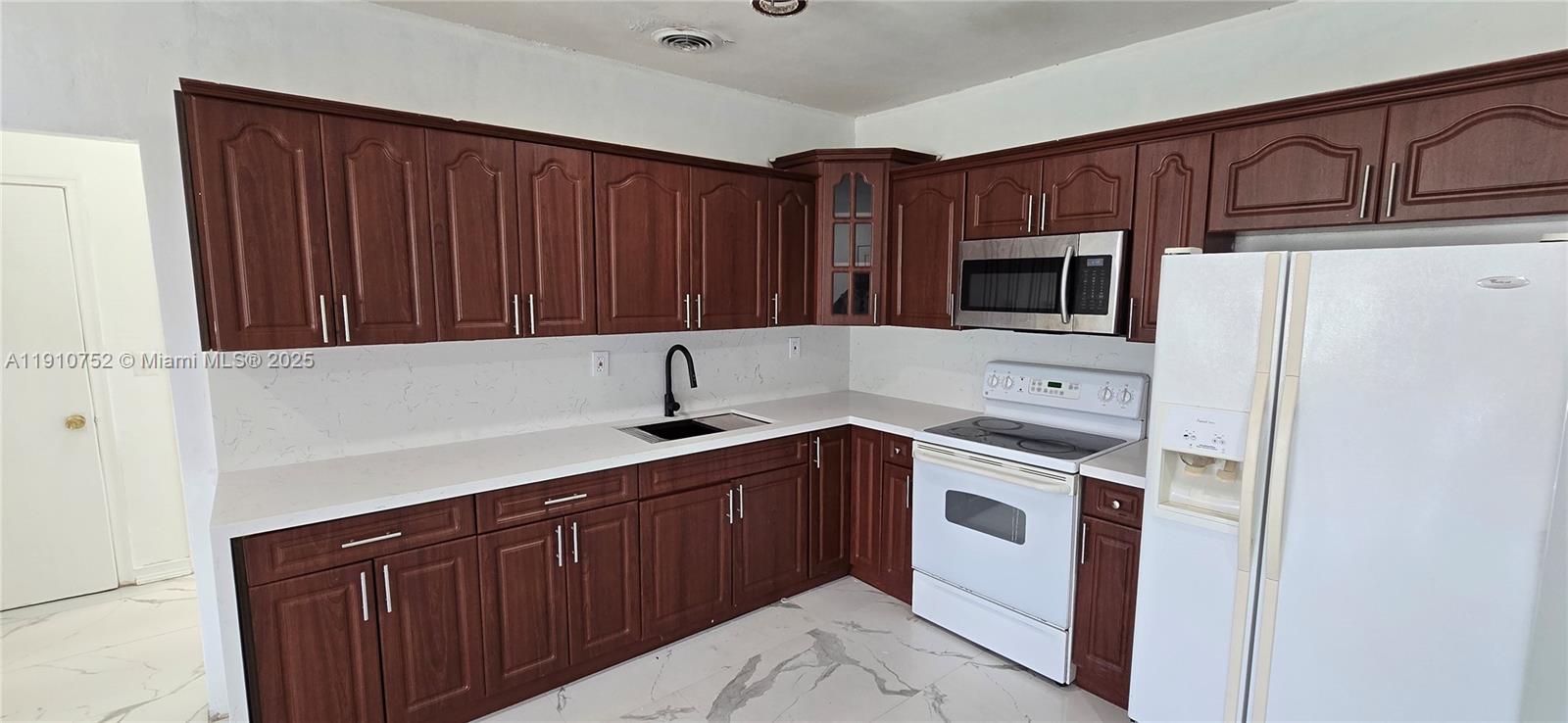 DIXIE PINES 2ND REV - Residential Lease