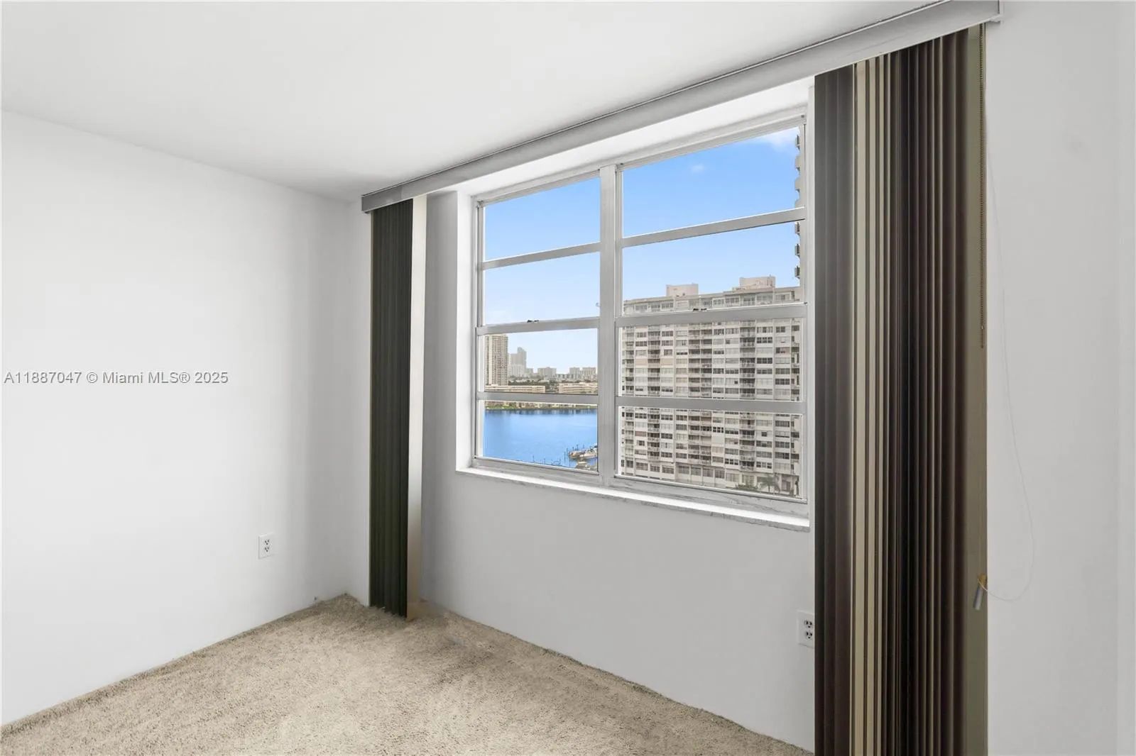 Aventura, Florida 33160, United States, 2 Bedrooms Bedrooms, ,2 BathroomsBathrooms,Residential,Active,219334