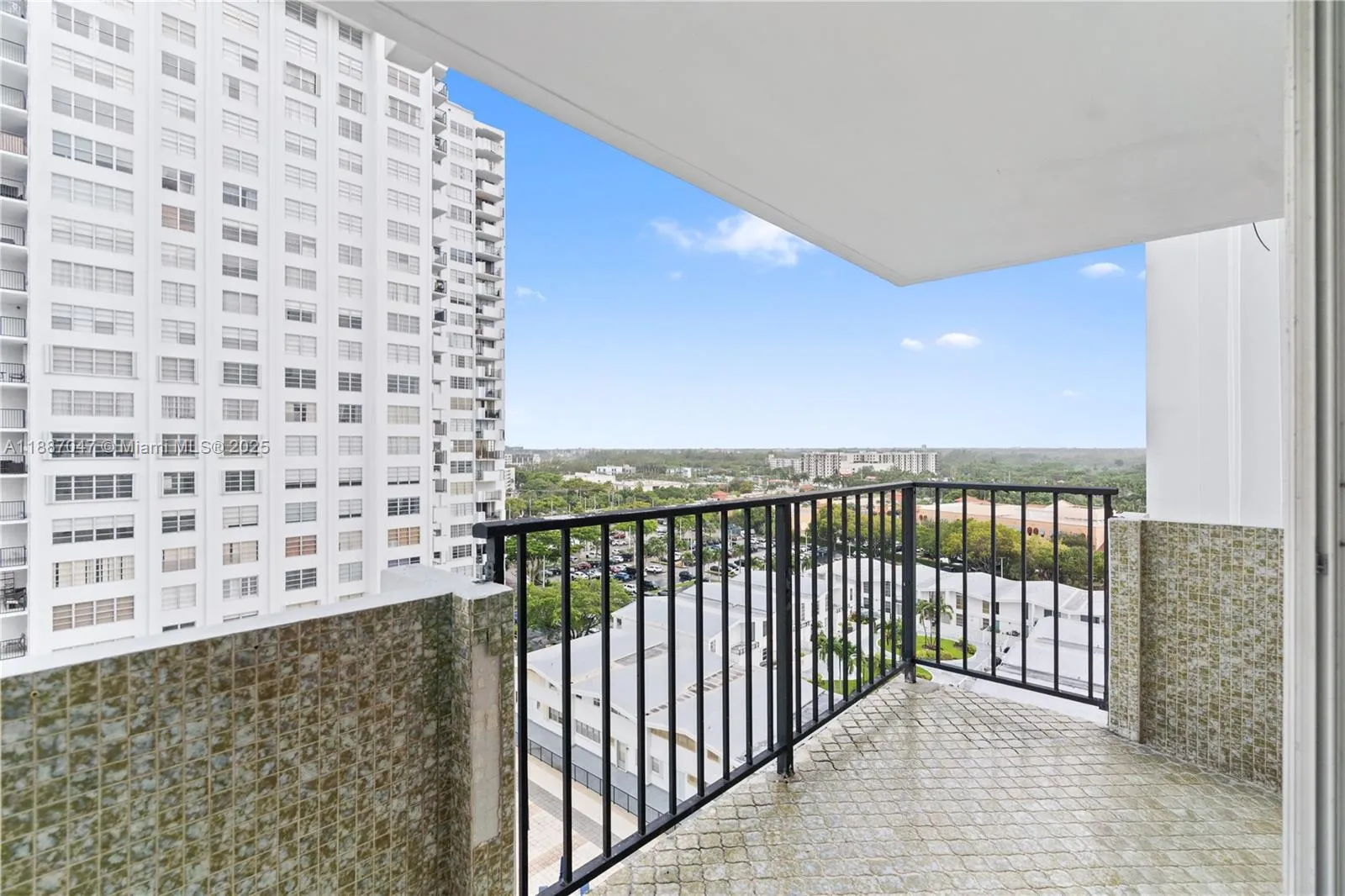 Aventura, Florida 33160, United States, 2 Bedrooms Bedrooms, ,2 BathroomsBathrooms,Residential,Active,219334