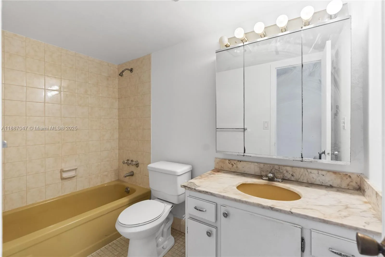 Aventura, Florida 33160, United States, 2 Bedrooms Bedrooms, ,2 BathroomsBathrooms,Residential,Active,219334