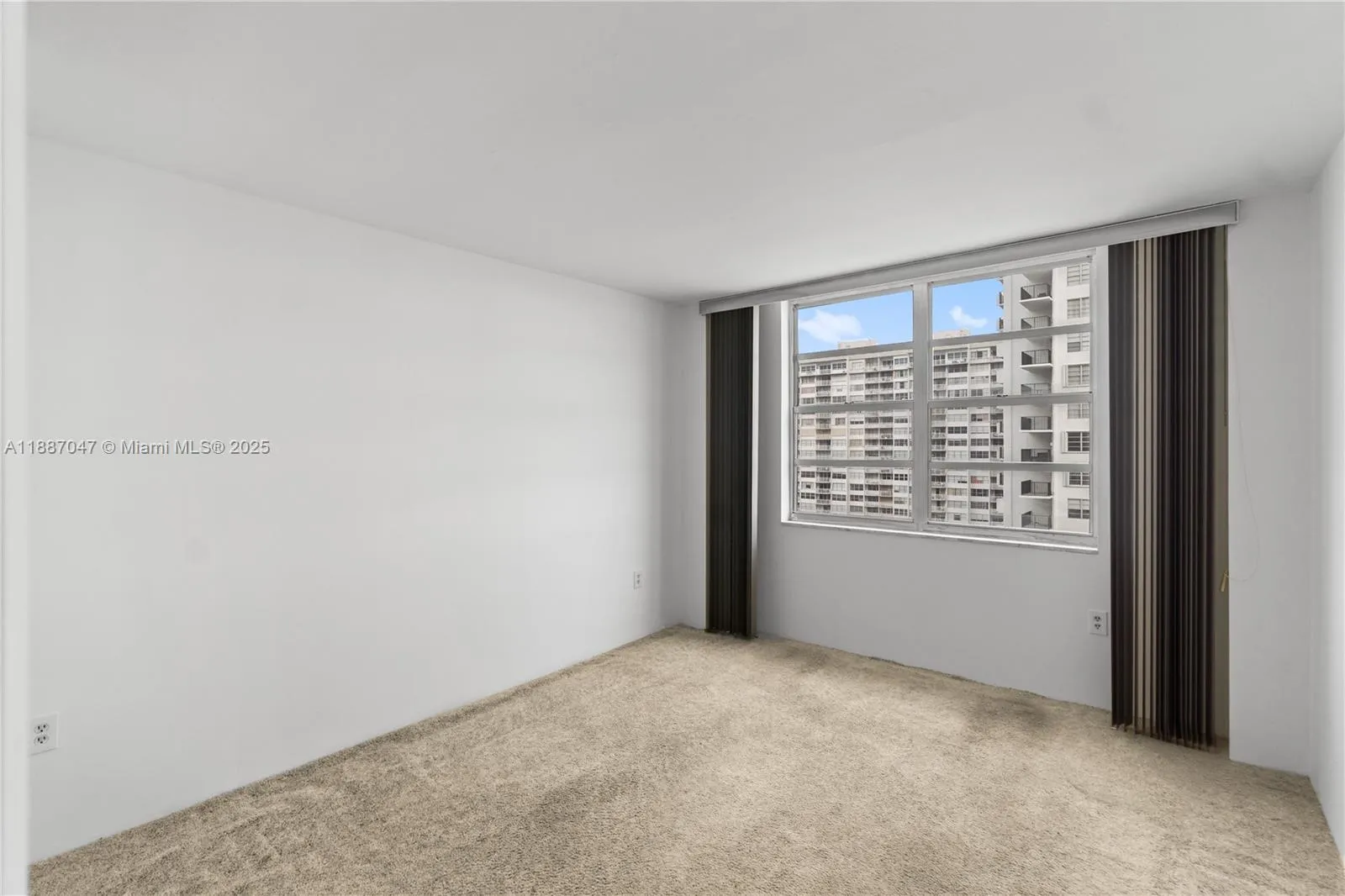 Aventura, Florida 33160, United States, 2 Bedrooms Bedrooms, ,2 BathroomsBathrooms,Residential,Active,219334