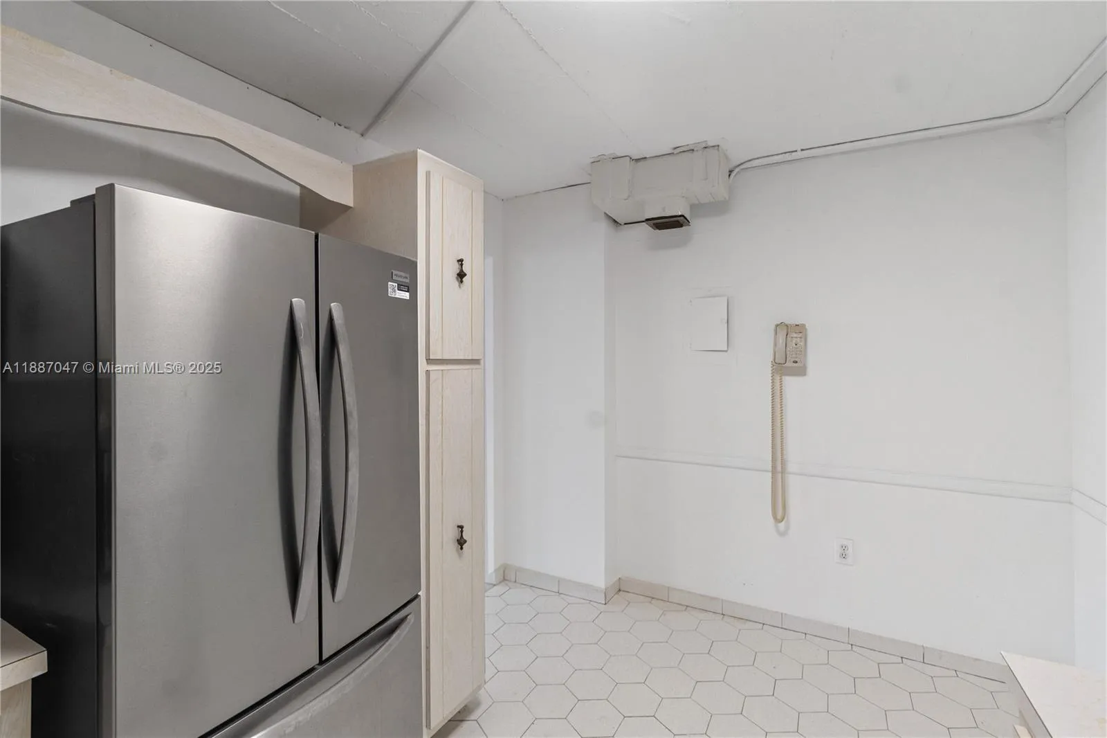 Aventura, Florida 33160, United States, 2 Bedrooms Bedrooms, ,2 BathroomsBathrooms,Residential,Active,219334