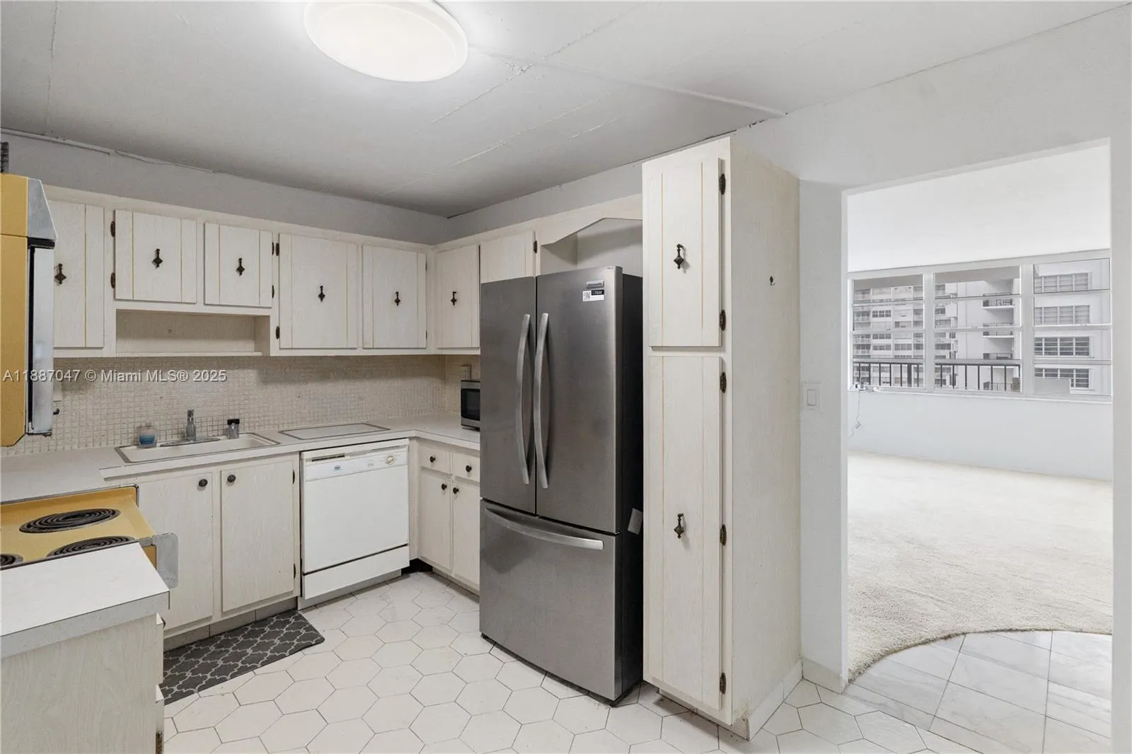 Aventura, Florida 33160, United States, 2 Bedrooms Bedrooms, ,2 BathroomsBathrooms,Residential,Active,219334