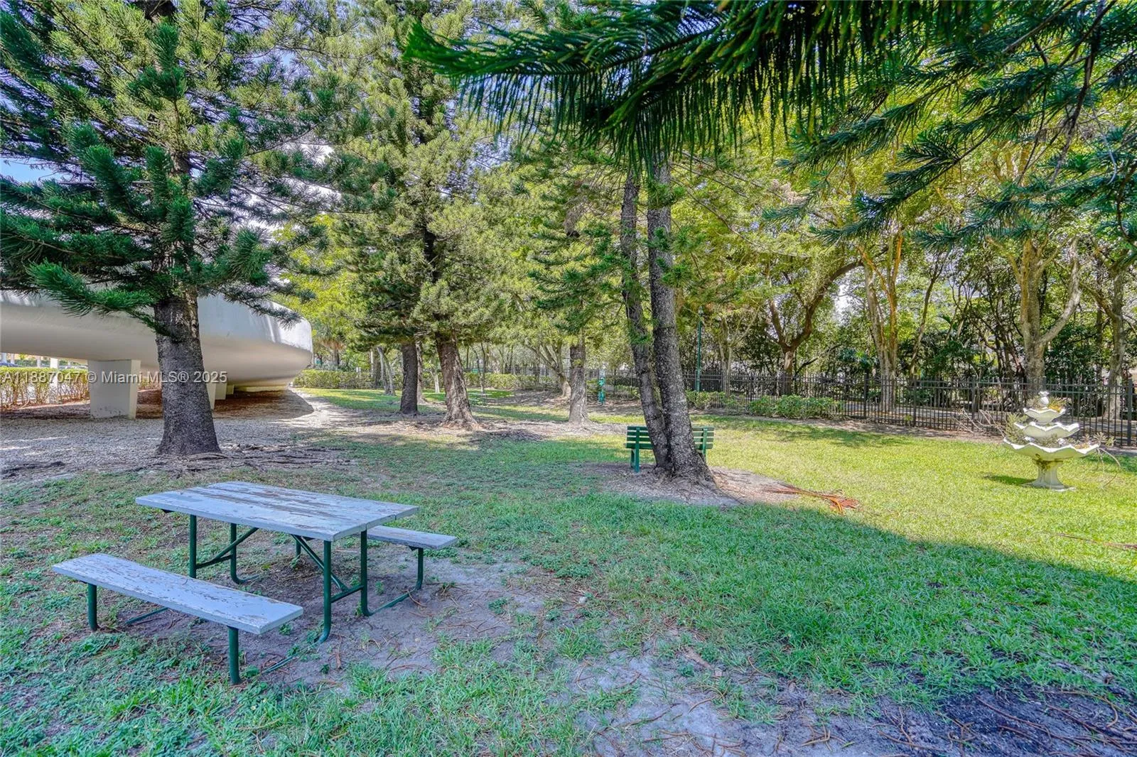 Aventura, Florida 33160, United States, 2 Bedrooms Bedrooms, ,2 BathroomsBathrooms,Residential,Active,219334