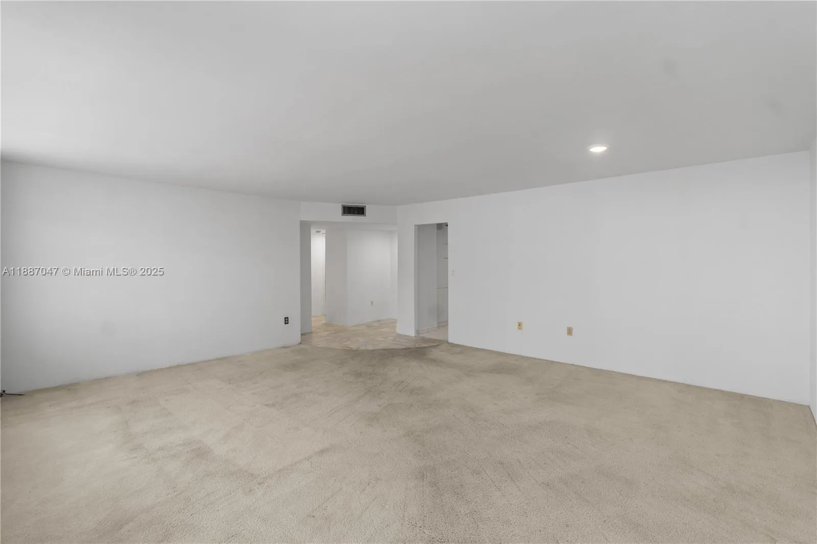 Aventura, Florida 33160, United States, 2 Bedrooms Bedrooms, ,2 BathroomsBathrooms,Residential,Active,219334