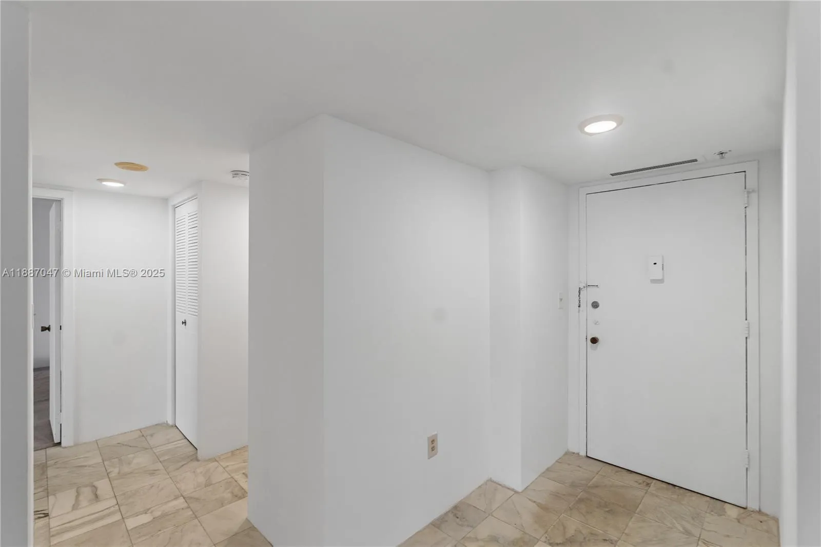 Aventura, Florida 33160, United States, 2 Bedrooms Bedrooms, ,2 BathroomsBathrooms,Residential,Active,219334