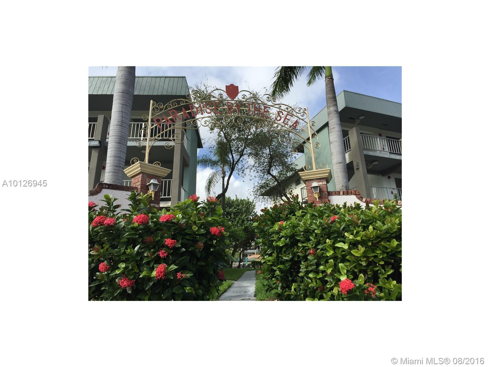 1/1 First Floor.NEW KITCHEN.Close to everything ! Walk to the beach. Restaurants. Publix. Farmacy. Chuch. EVERYTHING!!! AGENT # (305)979-0817