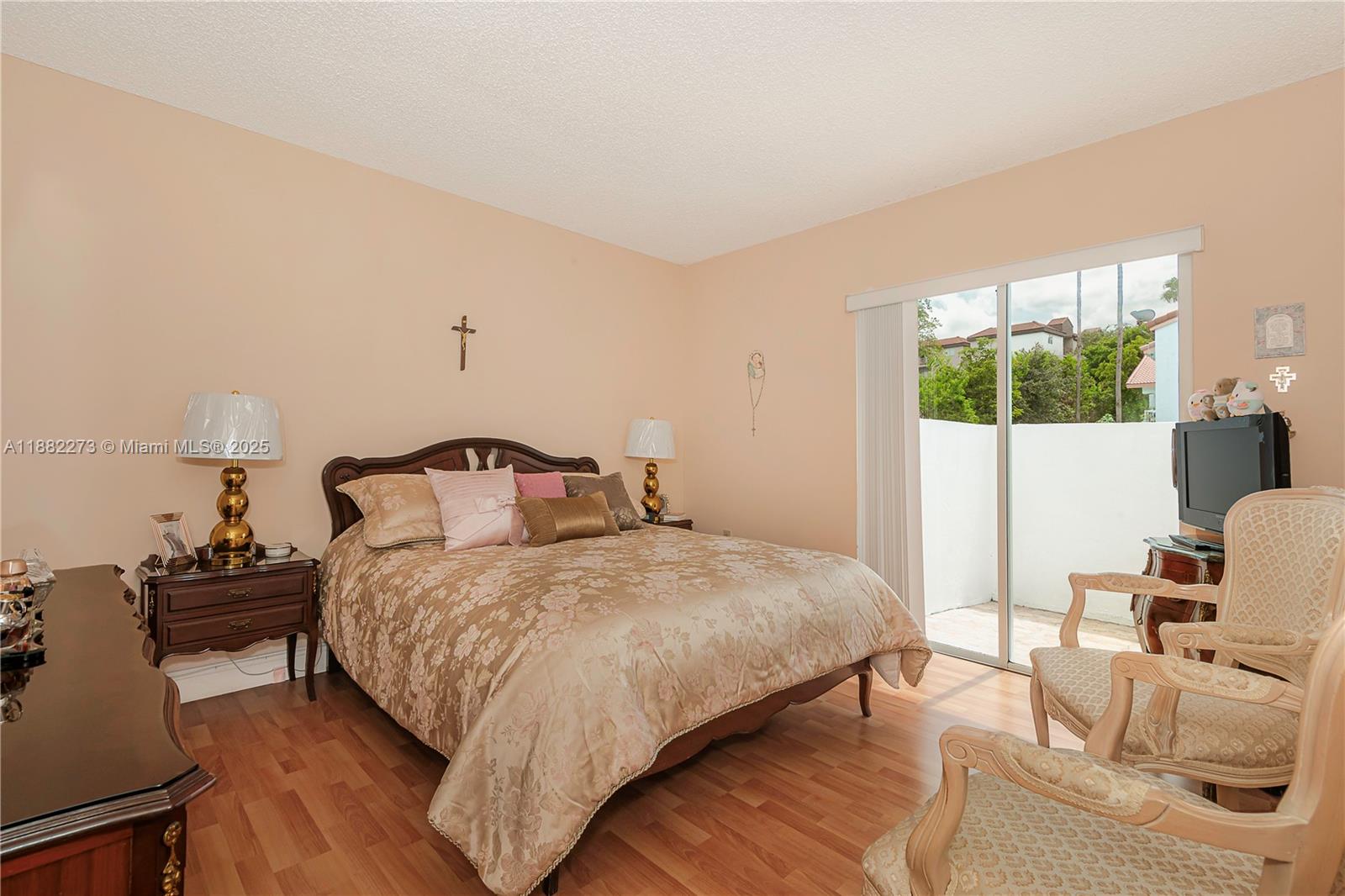 POINT LAKE CONDO VII - Residential