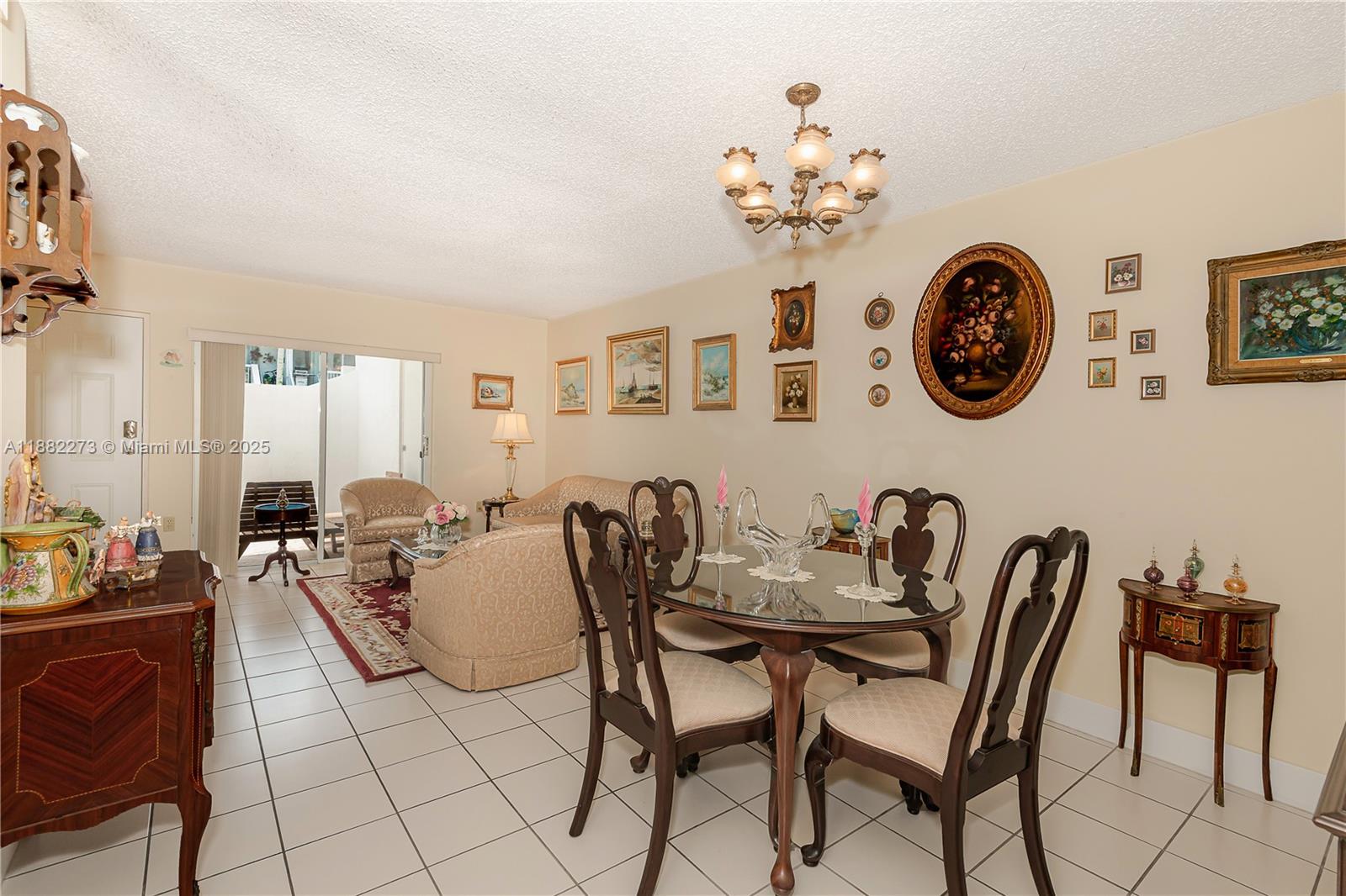 POINT LAKE CONDO VII - Residential