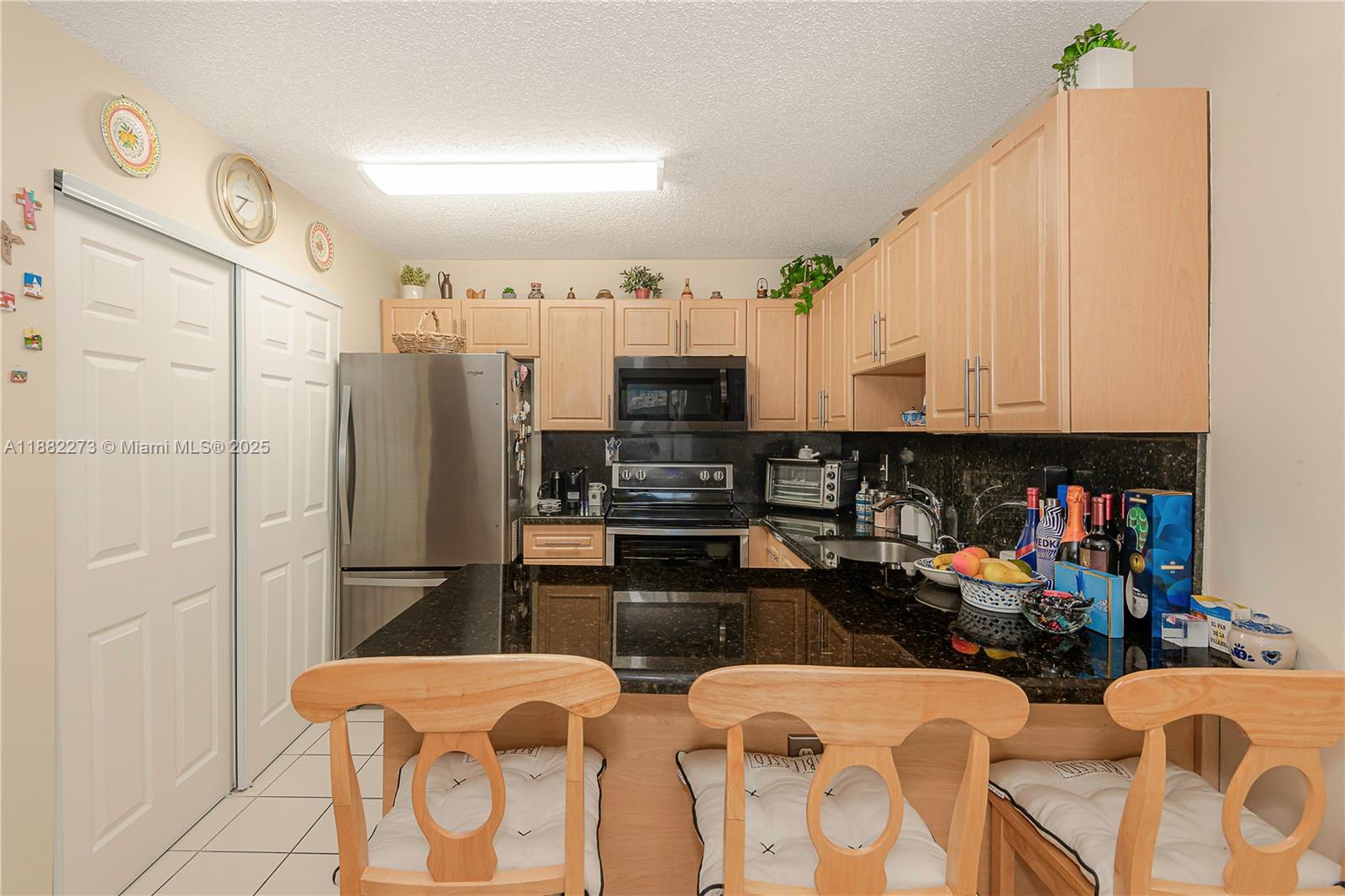 POINT LAKE CONDO VII - Residential