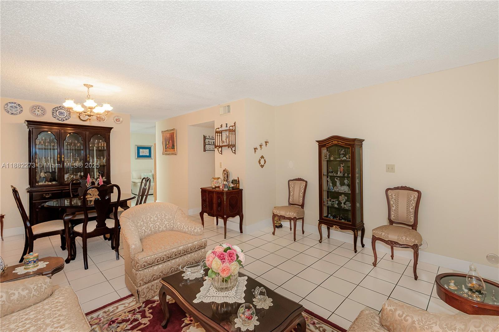 POINT LAKE CONDO VII - Residential