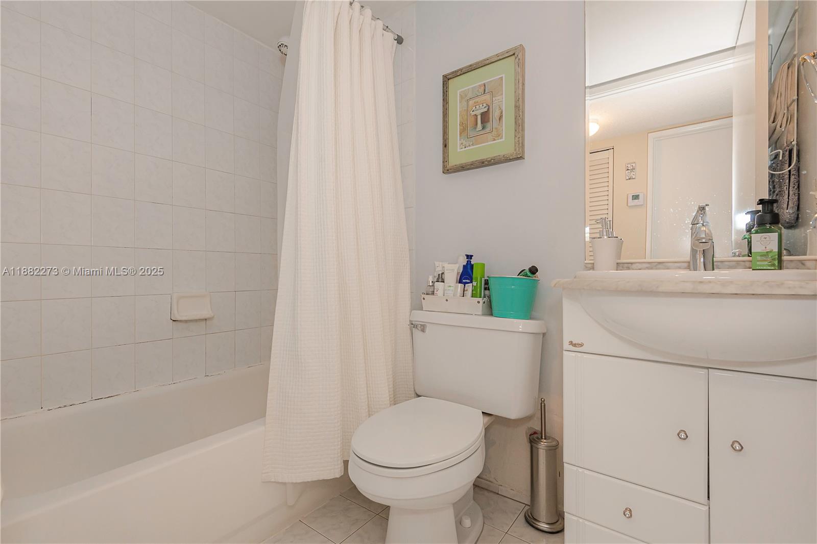 POINT LAKE CONDO VII - Residential