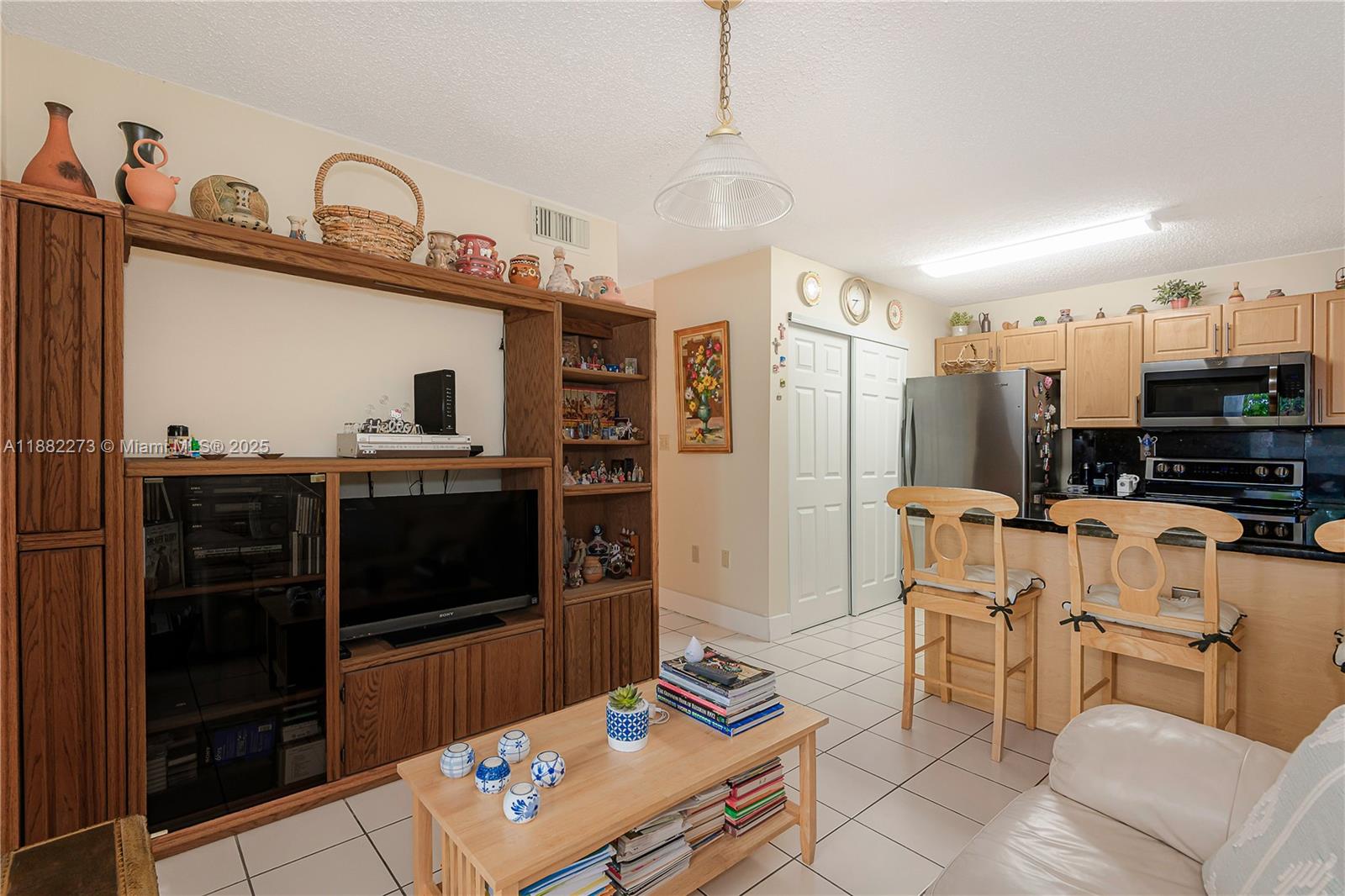 POINT LAKE CONDO VII - Residential