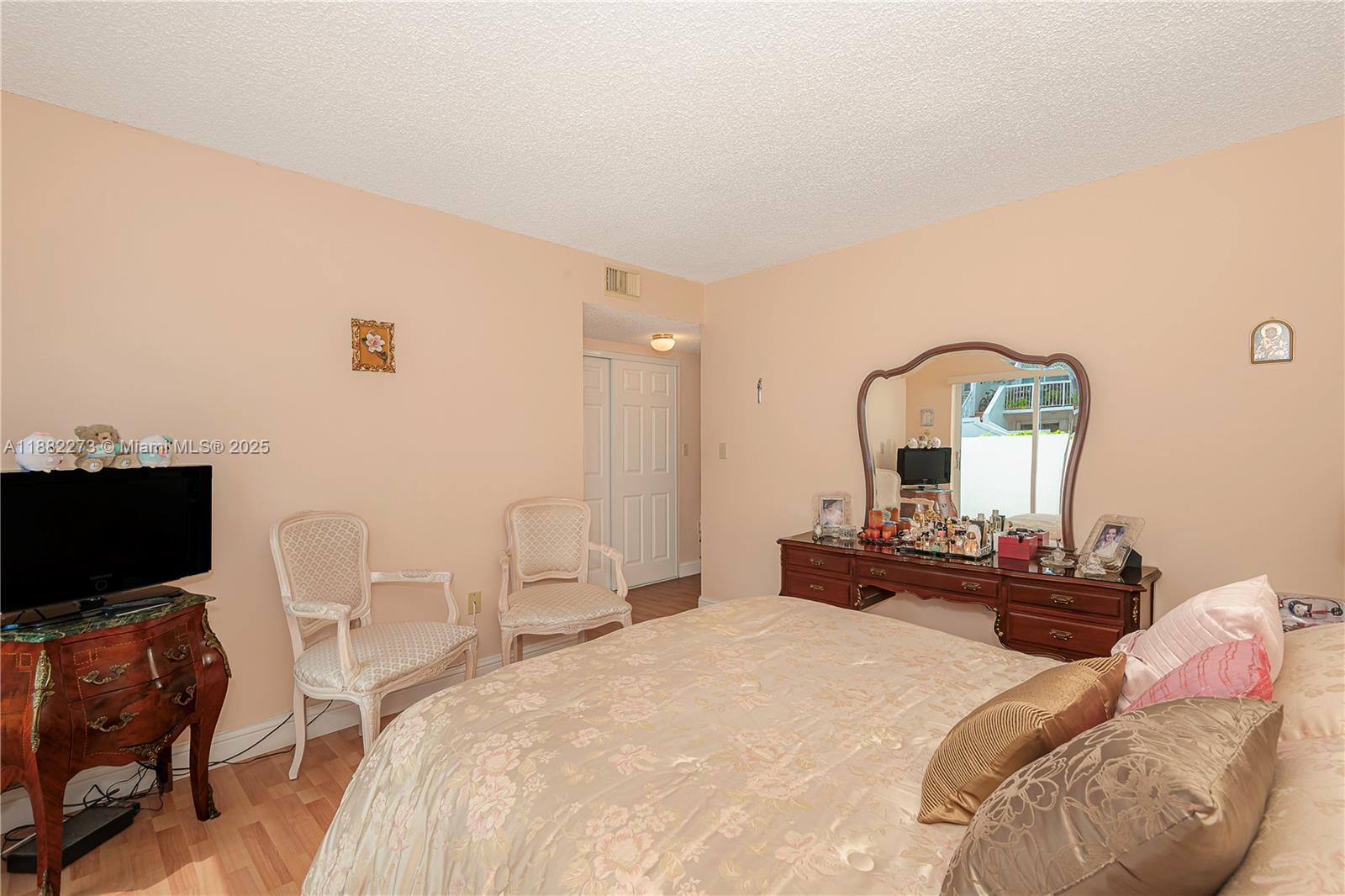 POINT LAKE CONDO VII - Residential