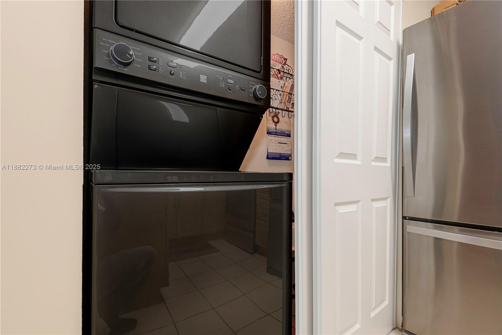 POINT LAKE CONDO VII - Residential