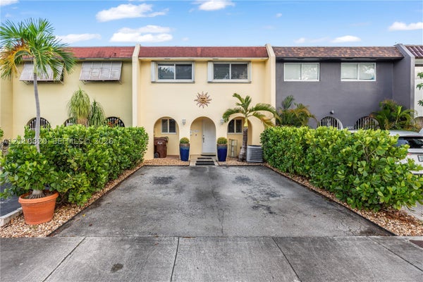 7015 W 2ND CT, HIALEAH, FL 33014 - Image ac8c7d442aa3fe66aae1a4dec50f5fca/3640720849