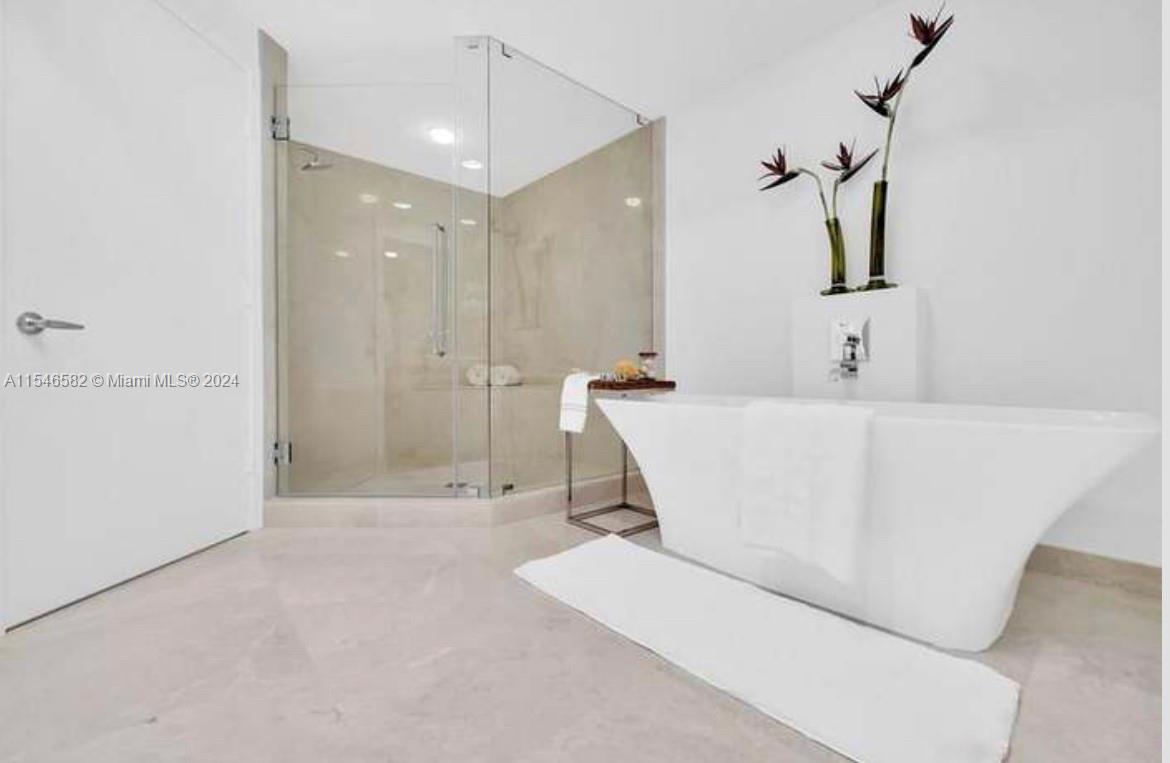 MARINA PALMS RESIDENCES S - Residential