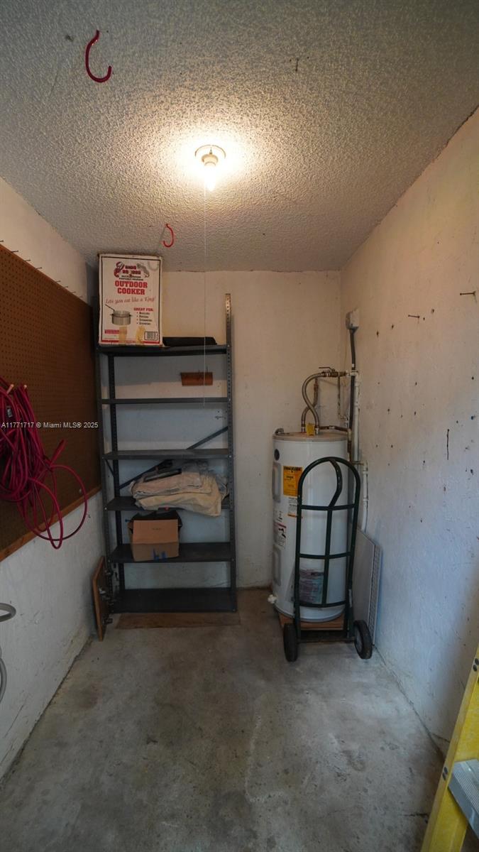 PEMBROKE POINTE - Residential