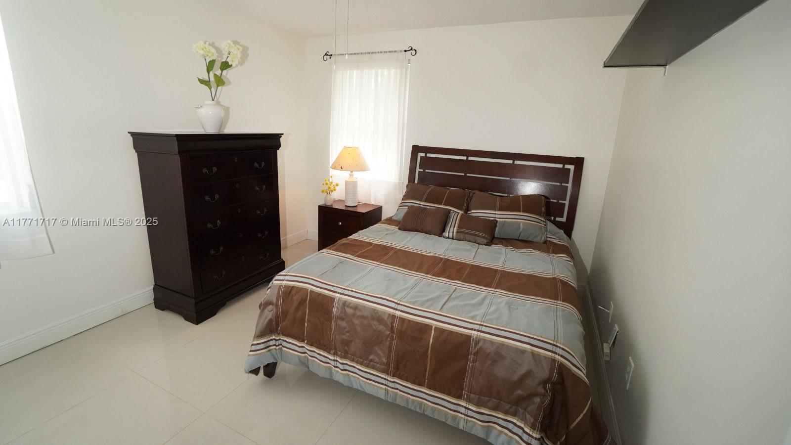 PEMBROKE POINTE - Residential
